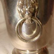 silver-plated ice bucket "with lion heads" from the 1970s