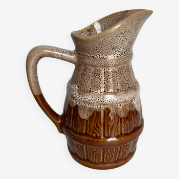 Sandstone pitcher