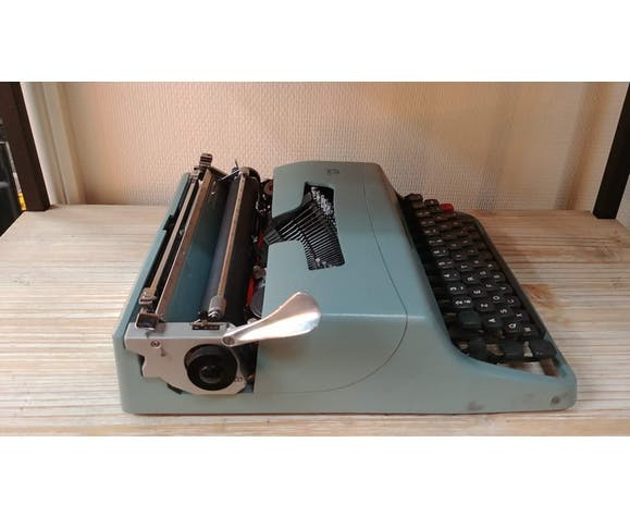 Machine à écrire Olivetti Lettera 32 bleue
