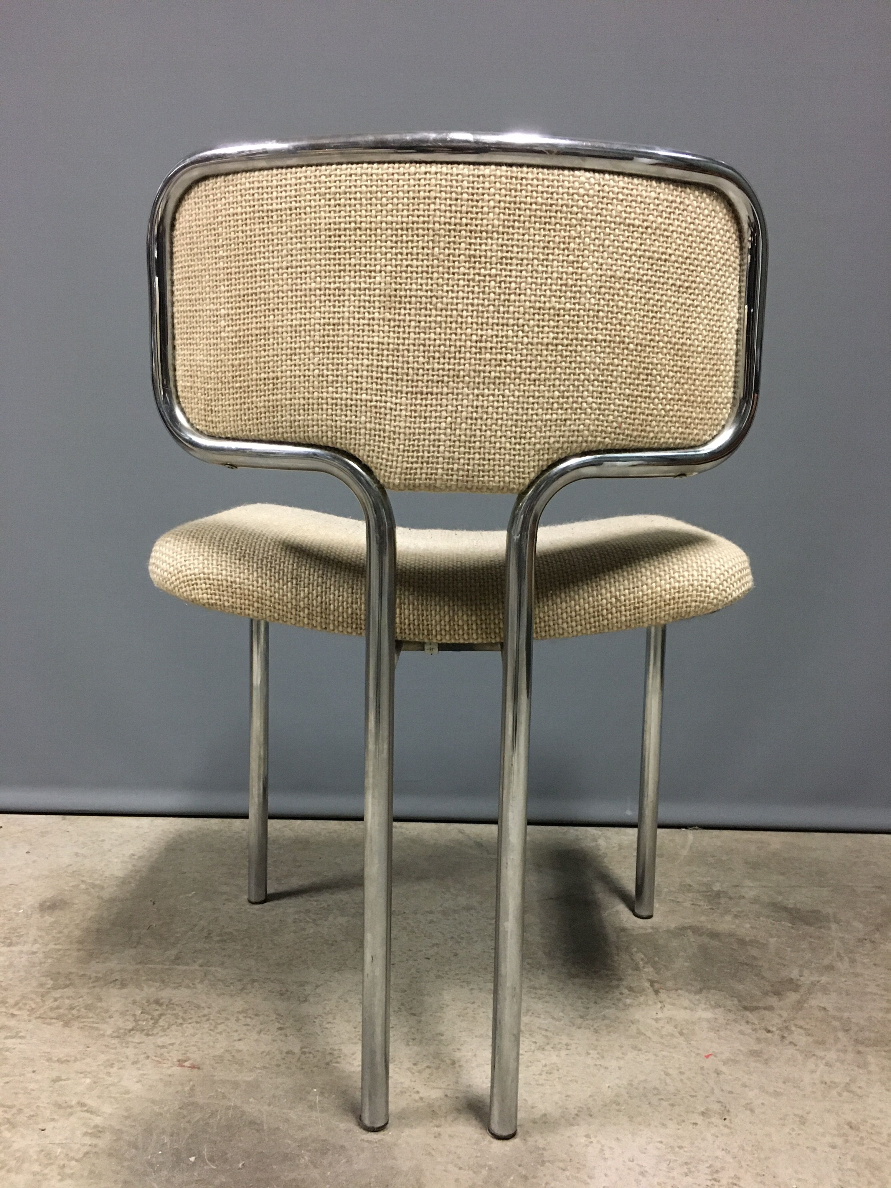 4 chaises de salle à manger tubulaires italiennes des années 1970.