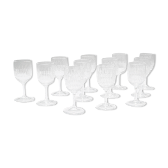 BACCARAT NANCY - 12 Glasses of white wine in cut crystal - Signed - H 12,5cm