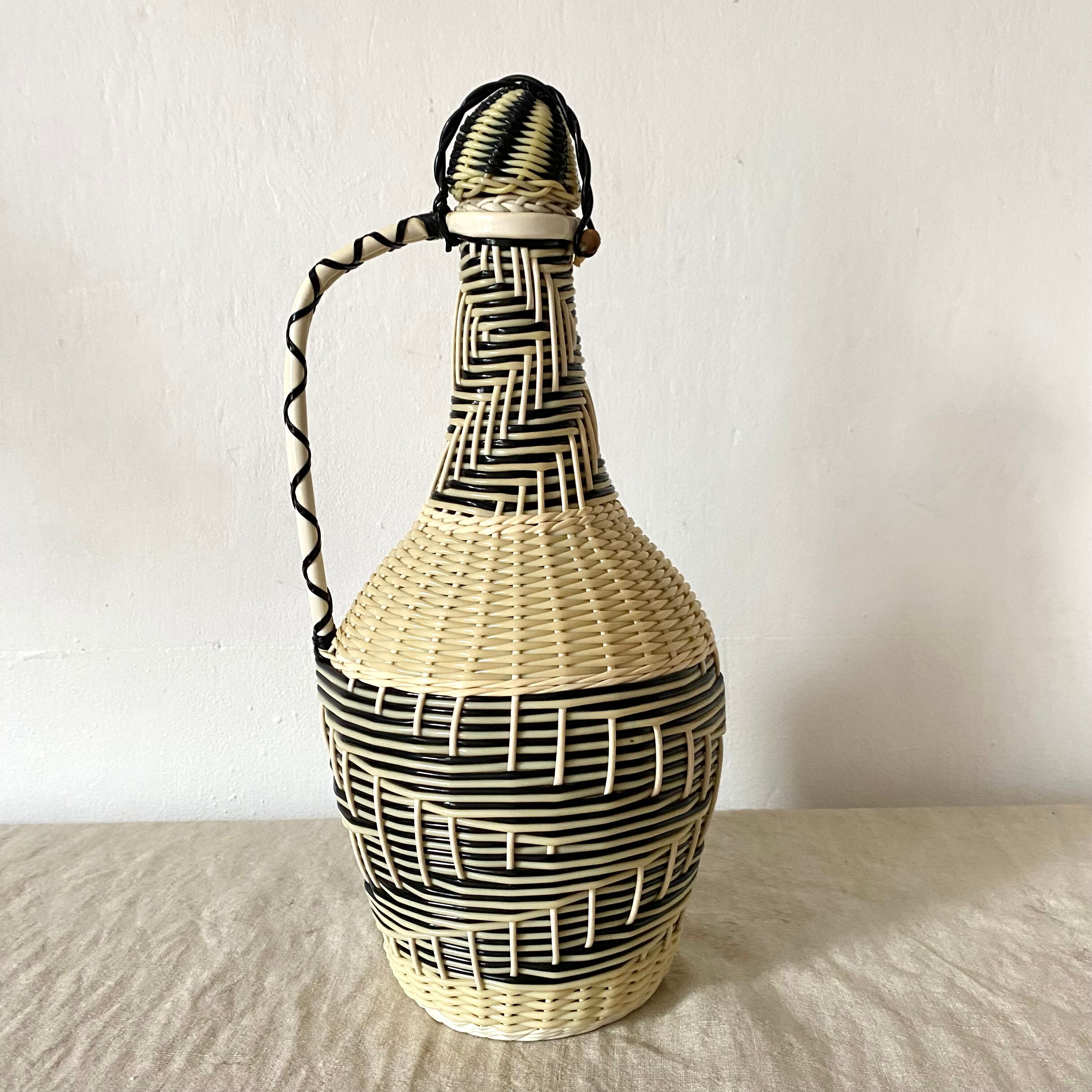 Vintage scoubidou bottle