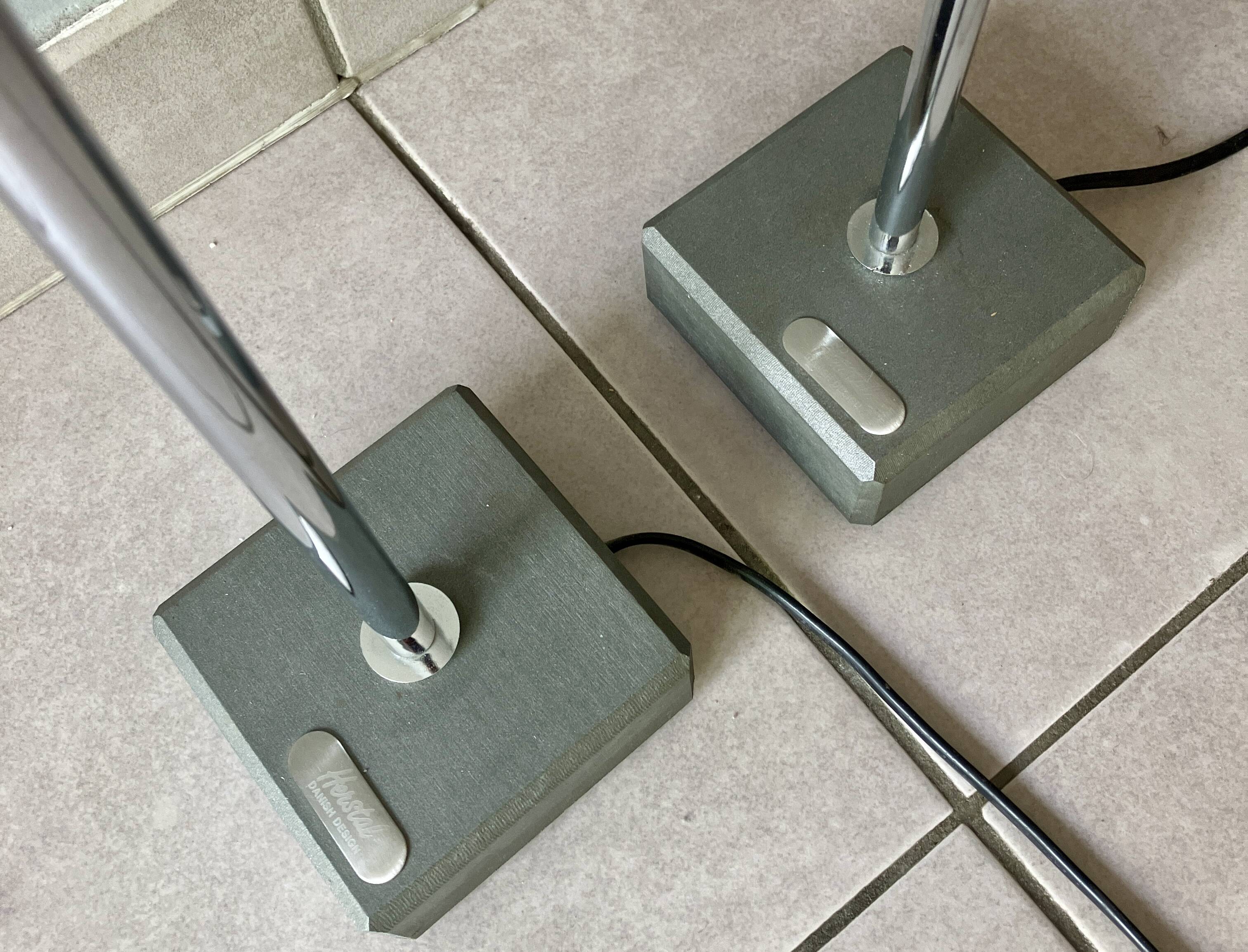 Paire de lampadaires Herstal acier chromé