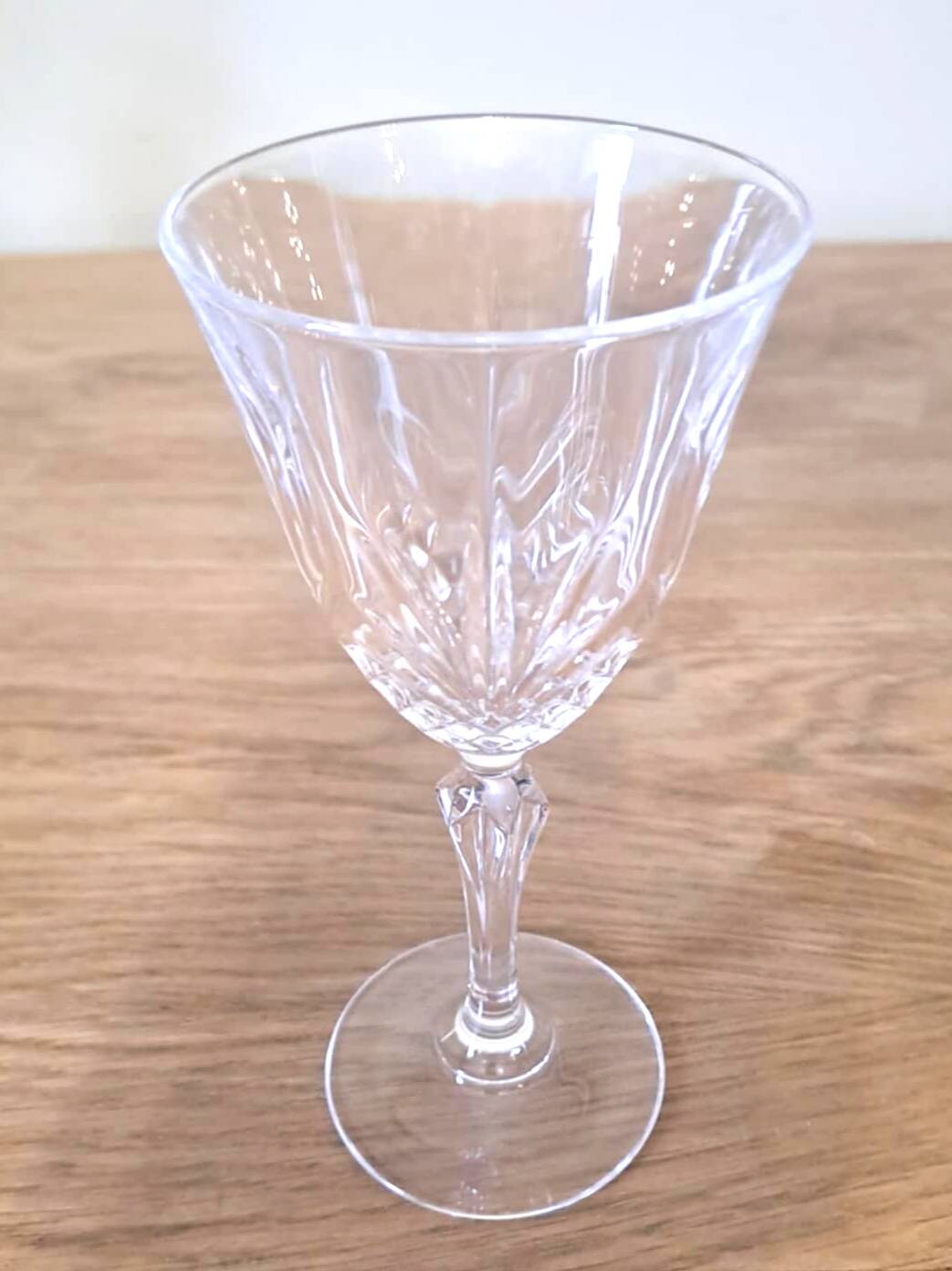 6 crystal wine glasses