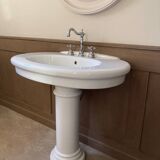 Retro pedestal sink