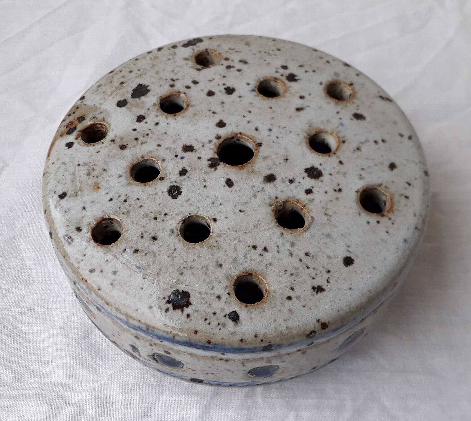 Stoneware flower vase