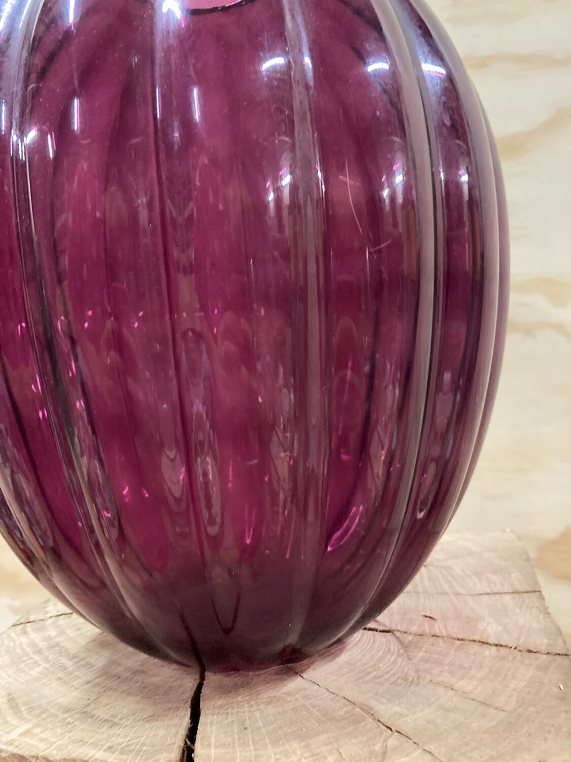 Grand vase en verre transparent violet rose