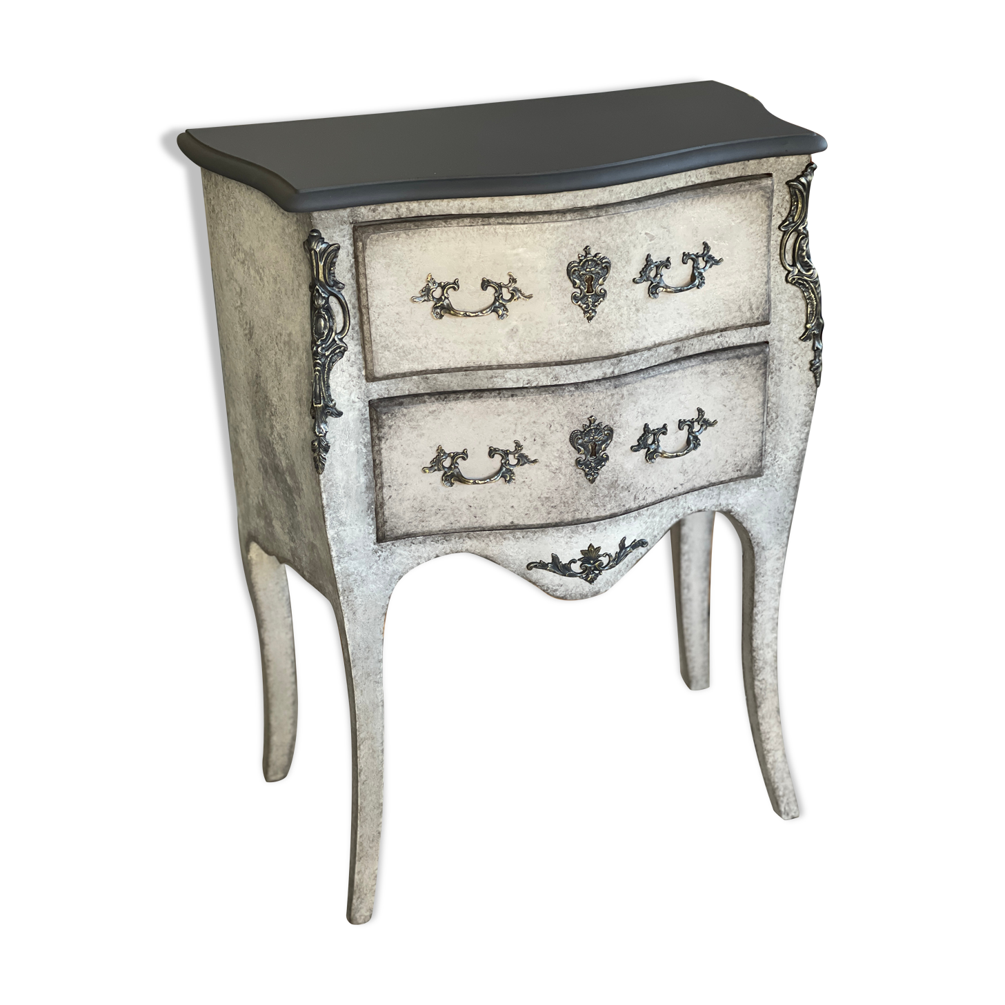 Curved chest of drawers style