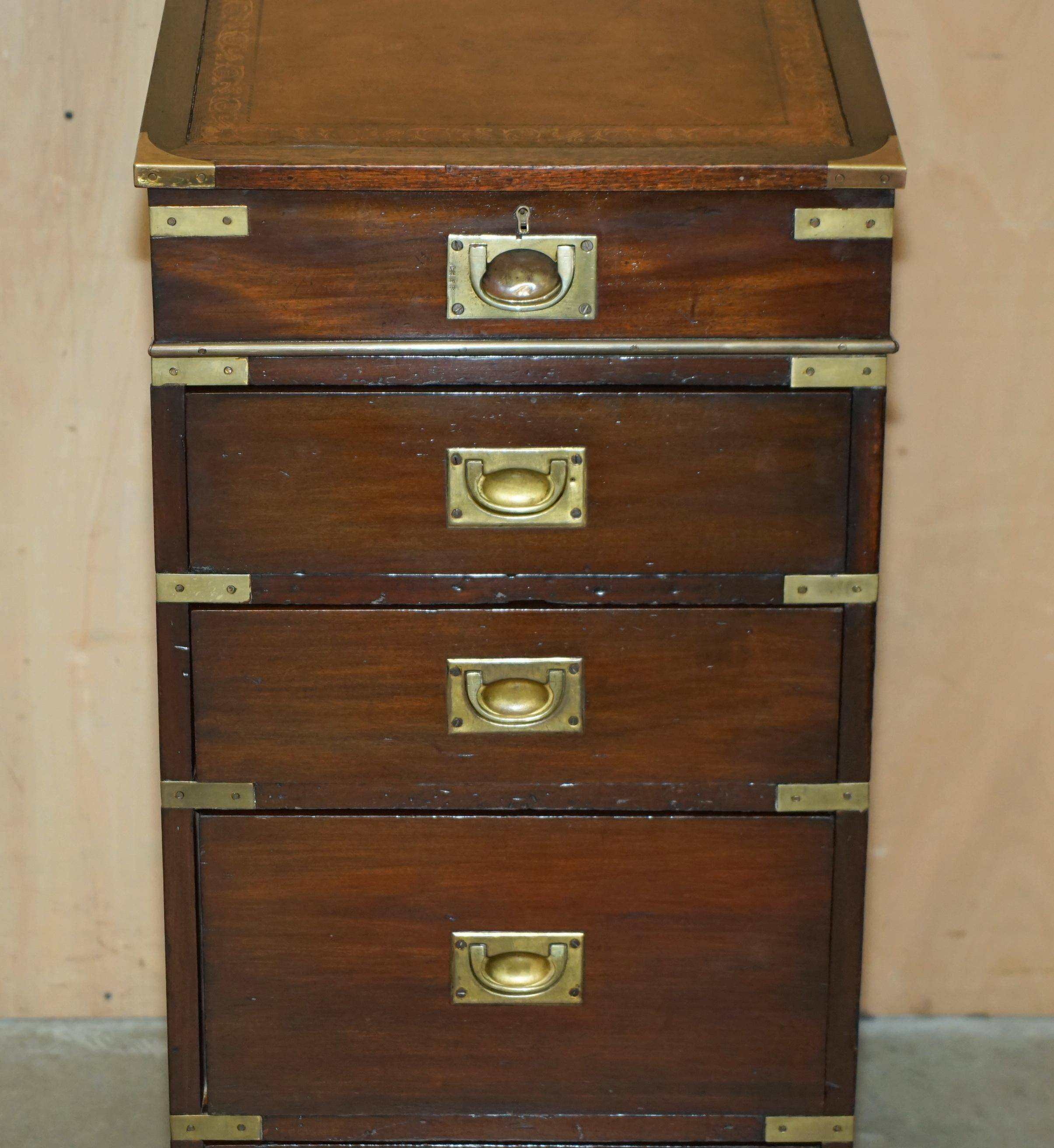 Bureau de campagne Davenport victorien antique en cuir avec galerie en laiton