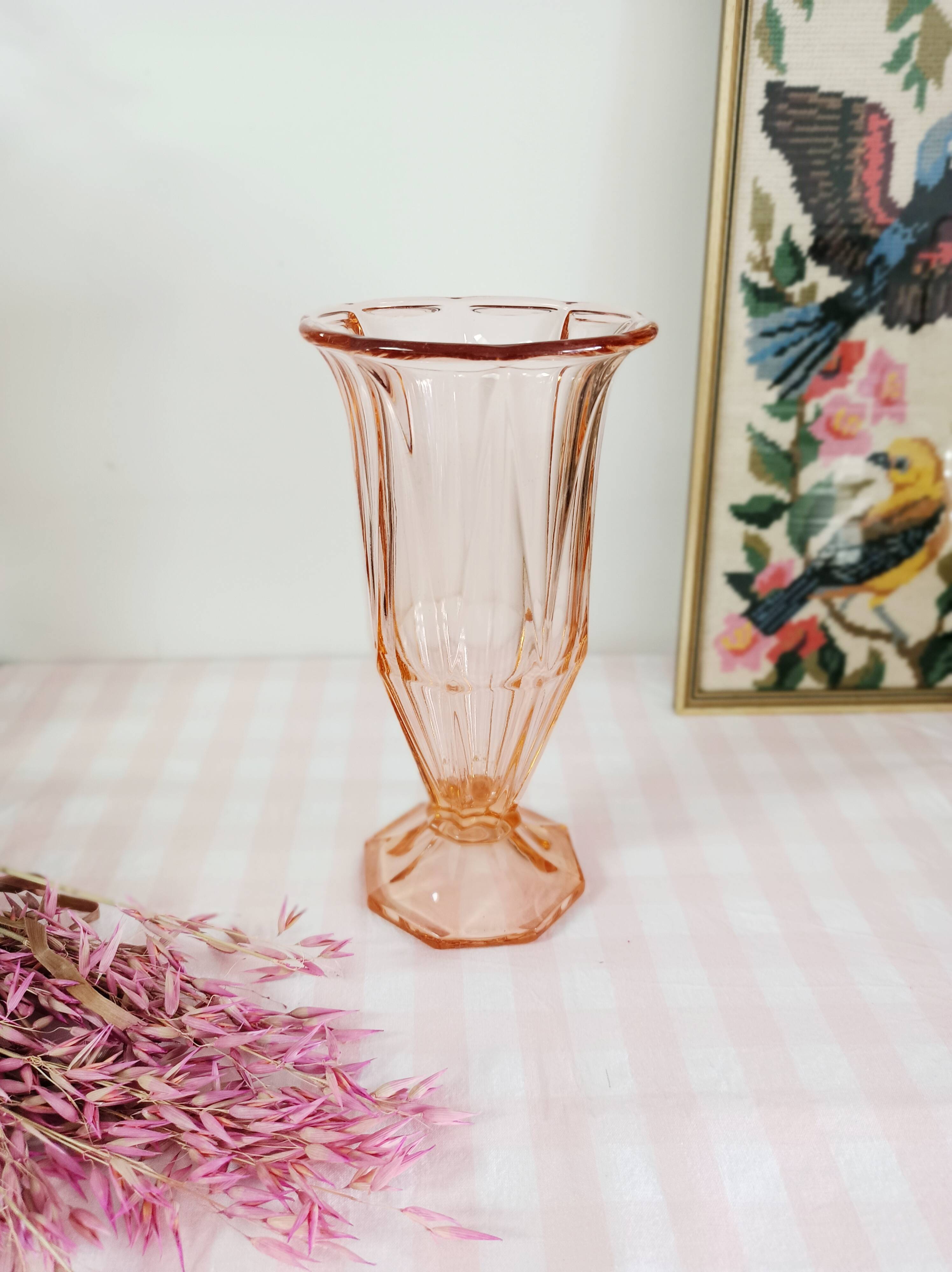 Grand vase en verre rose