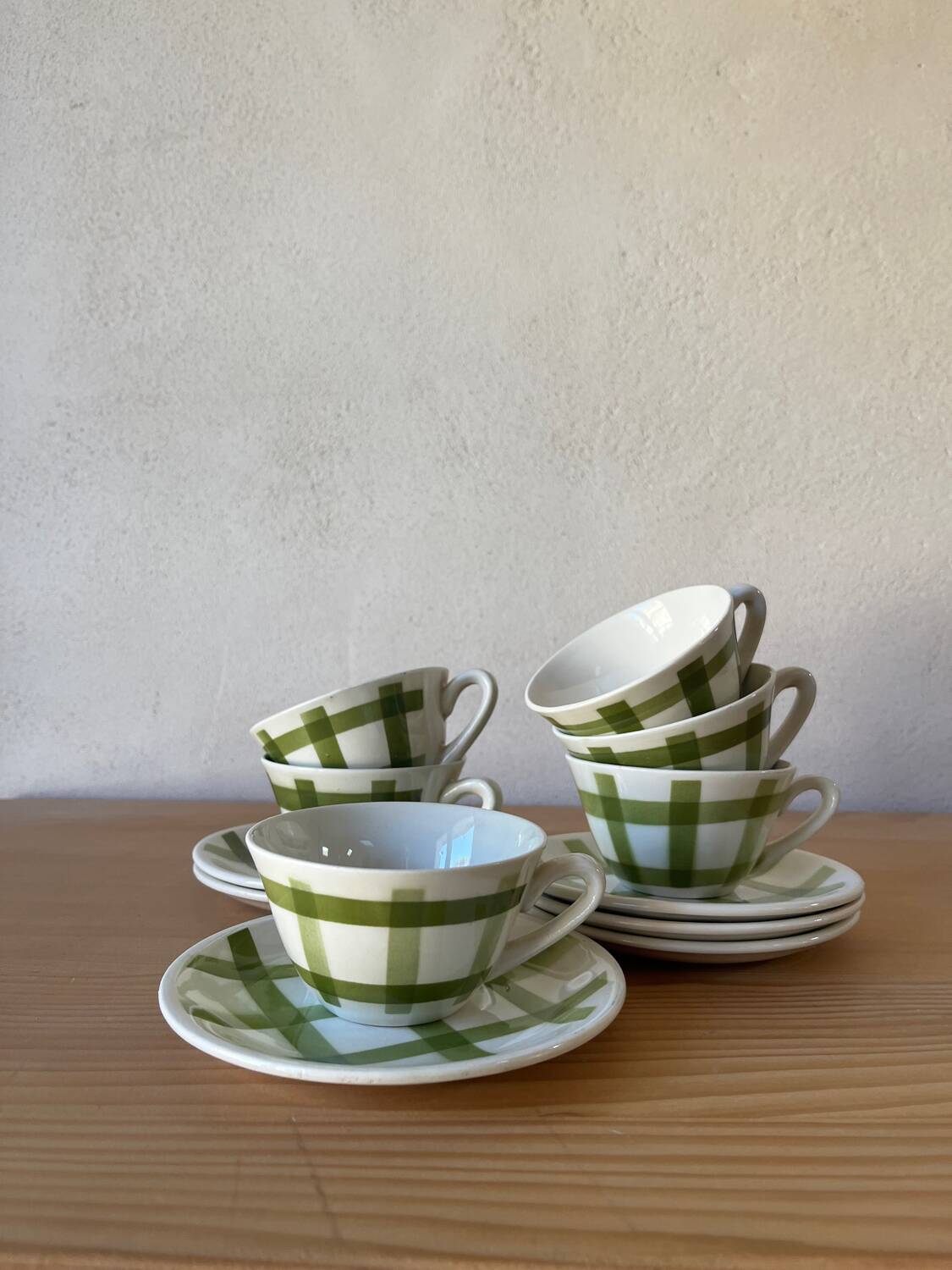 6 green and white checked coffee cups Moulin des Loups