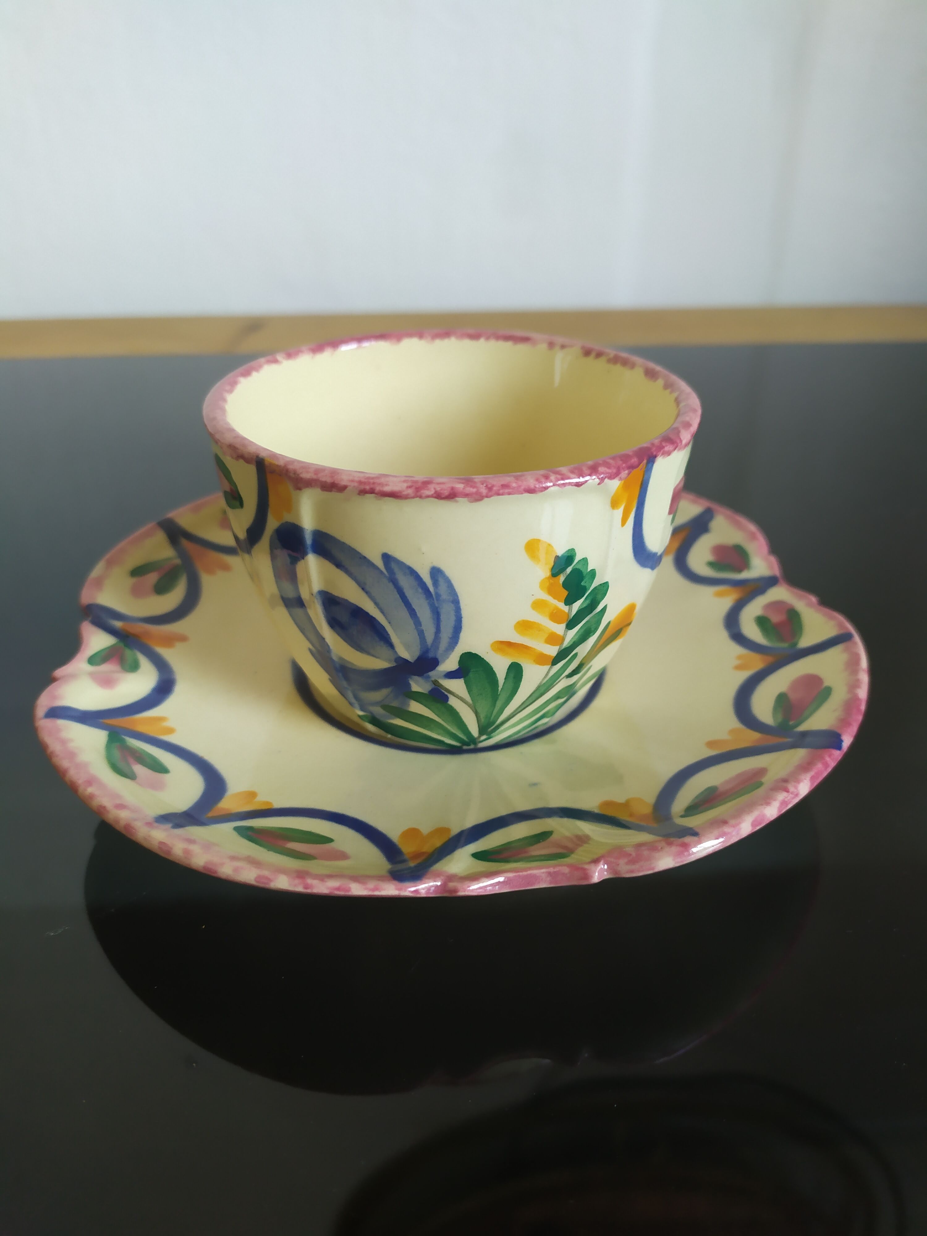 4 cups and saucers of Henriot earthenware