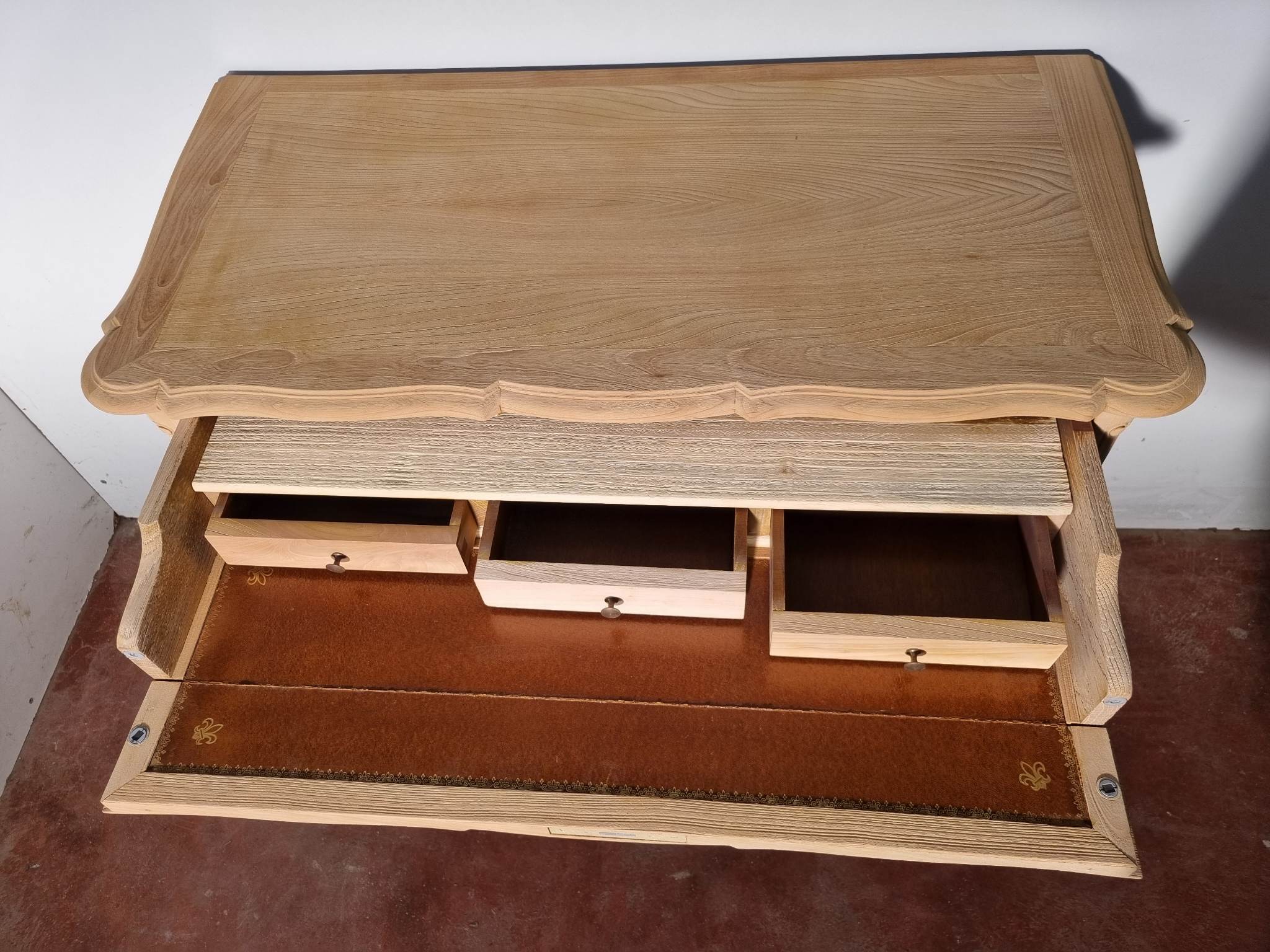 Crossbow chest of drawers with writing