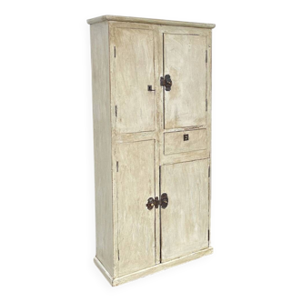 1900 pine pantry