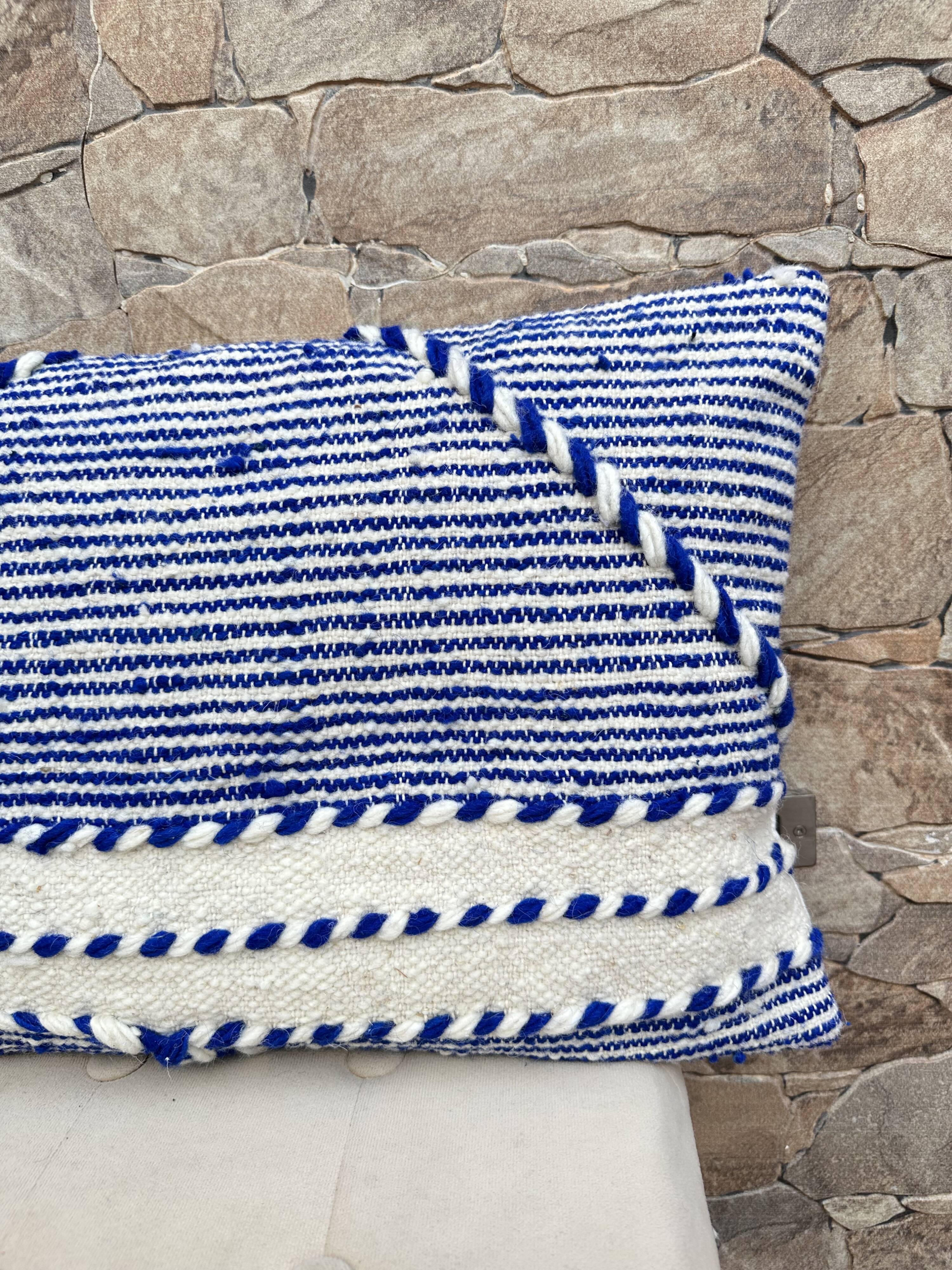Handmade cushion cover in Berber wool: Moroccan Kilim cushion