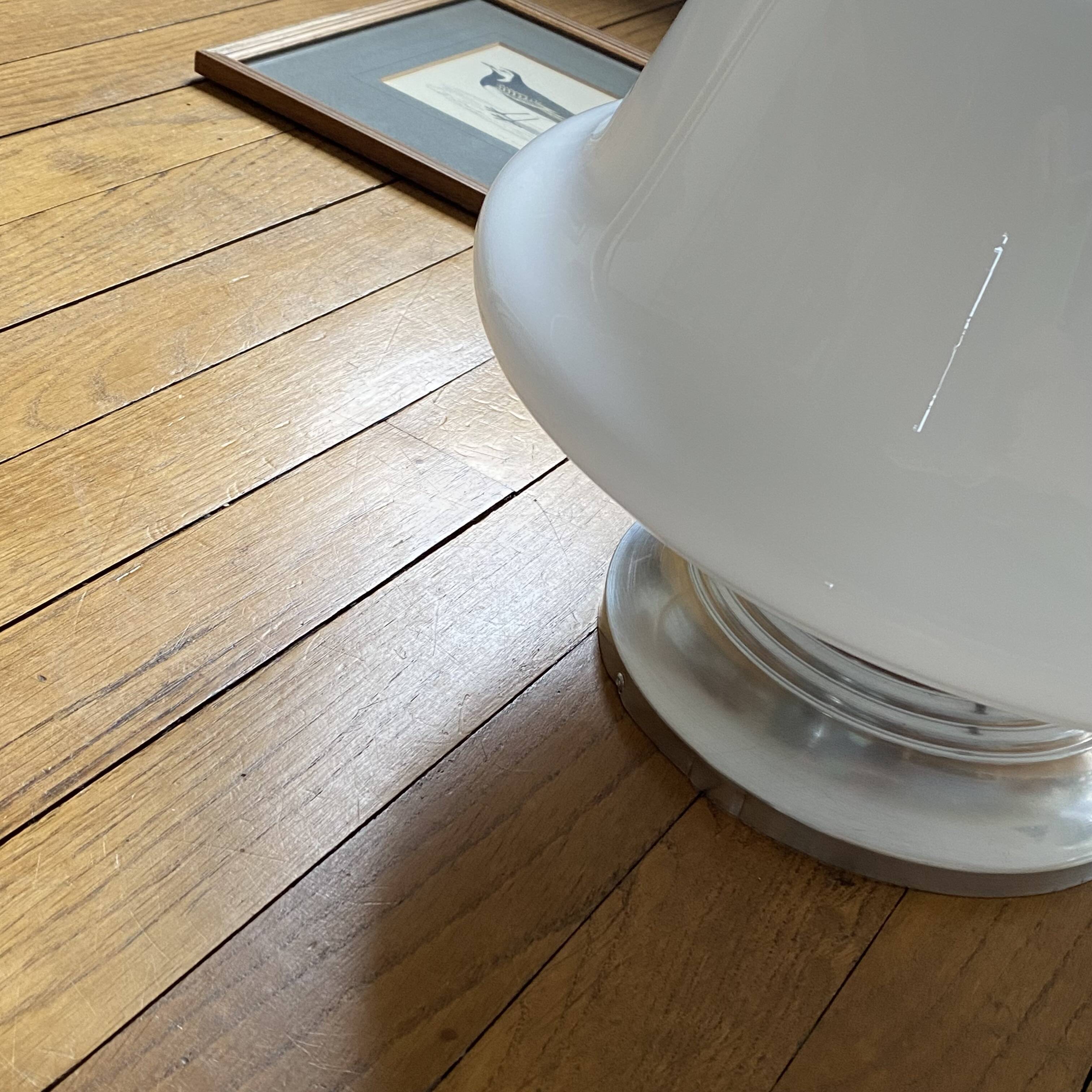 Grand plafonnier globe verre opaline blanc 30 cm base de fixation aluminium