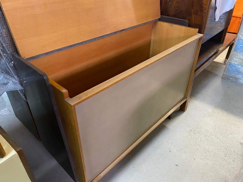 The 1960s vintage Dresser