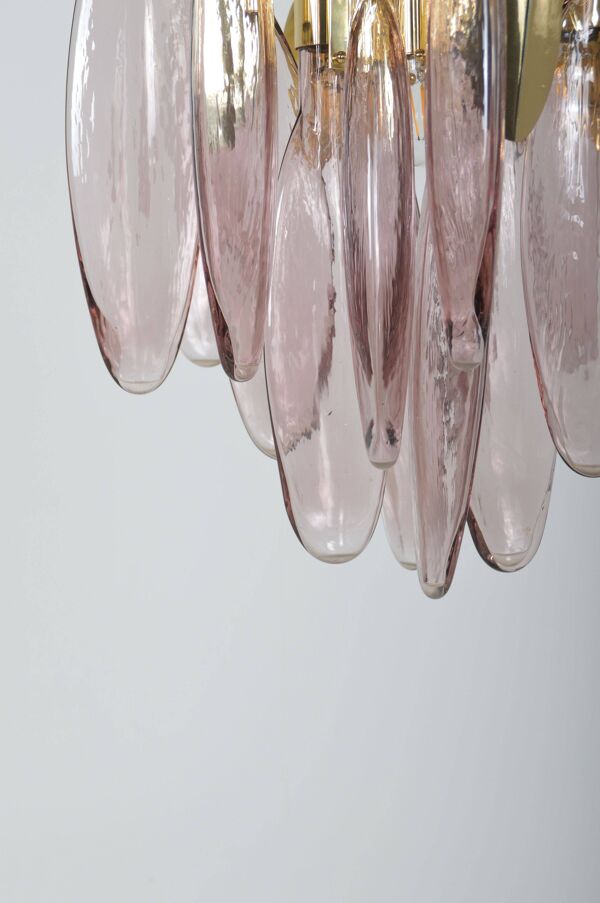 Chandelier italien en laiton avec verre de Murano en forme de goutte, années 1970.