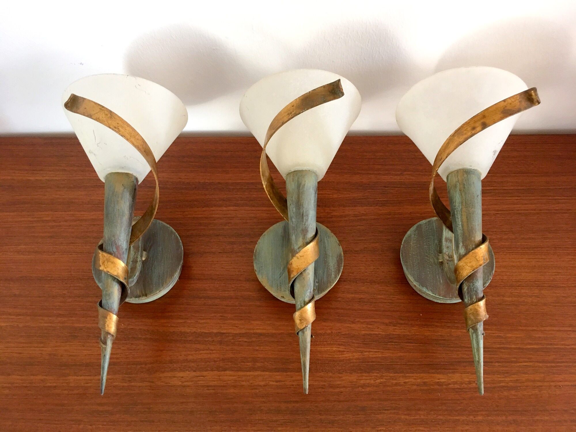 Italian metal and shortbread glass wall lamp