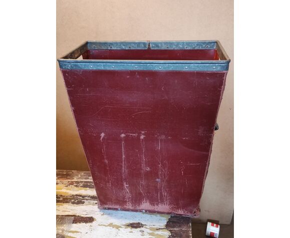 Former industrial box workshop tray Bordeaux Suroy in industrial vintage cardboard