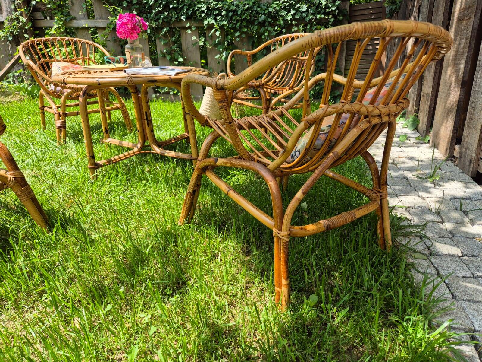 Vintage rattan lounge