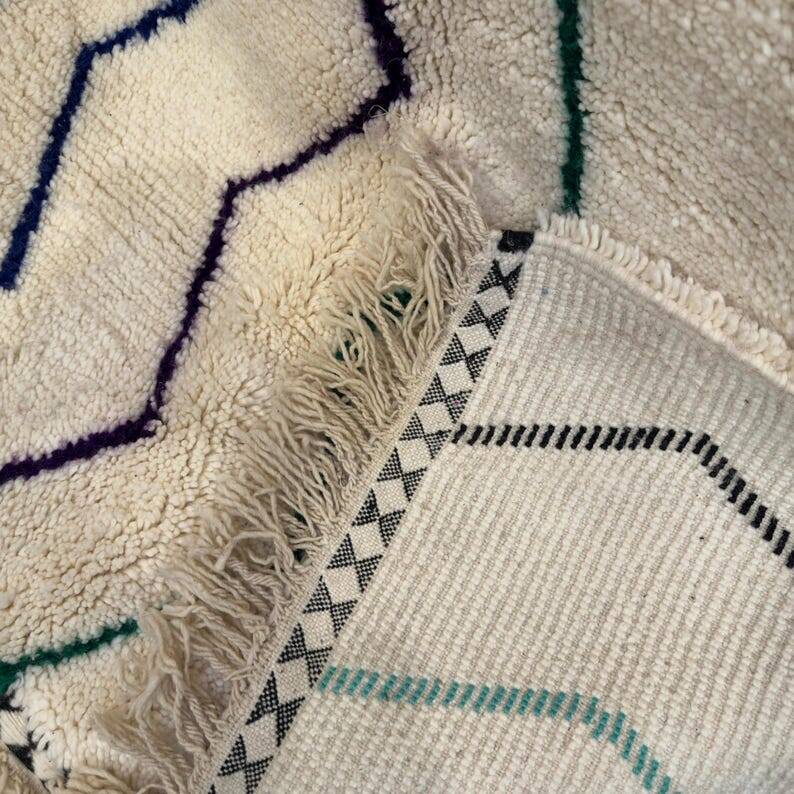 Traditional Moroccan rug 250cm x 150cm