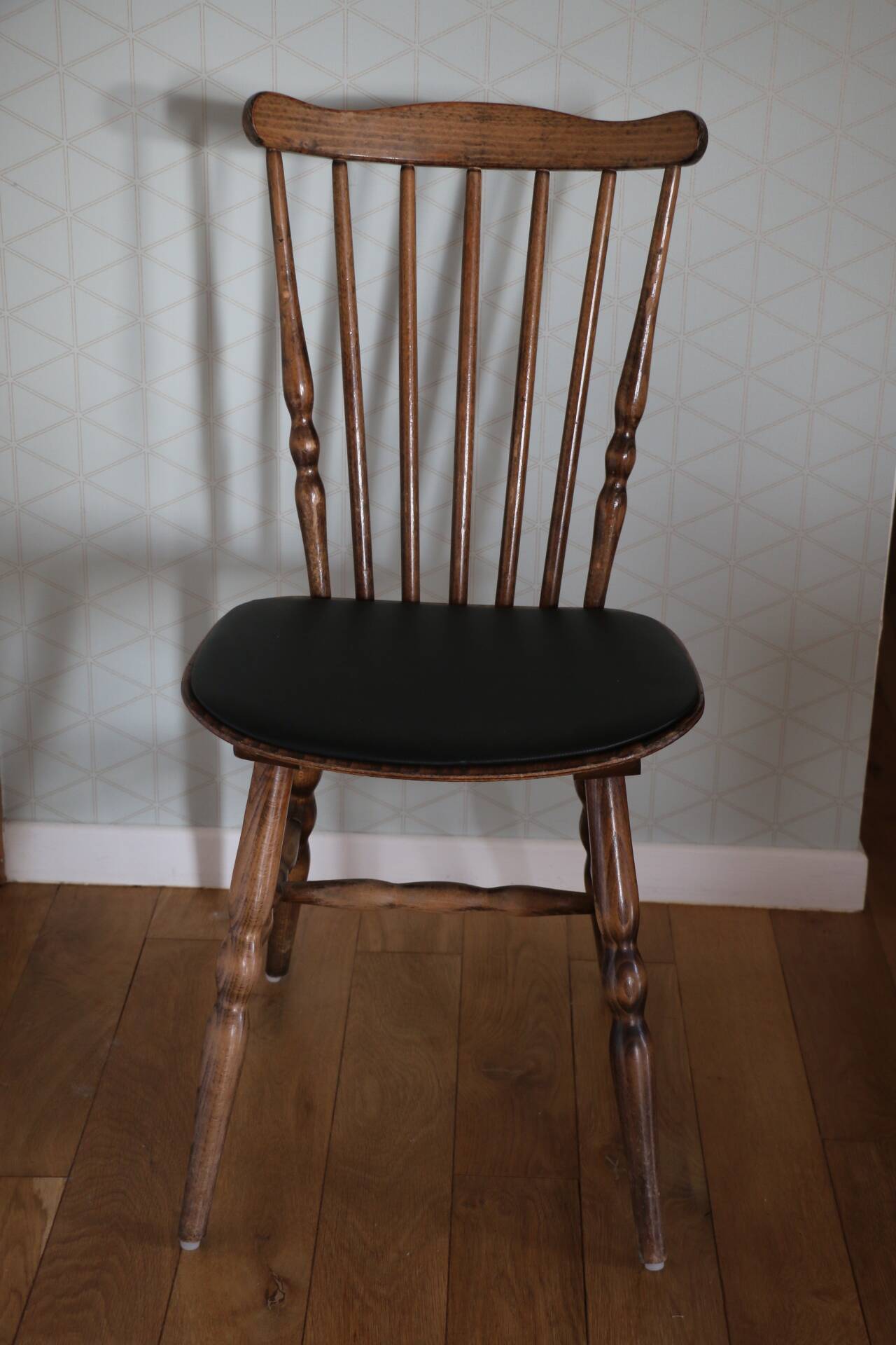 3 BAUMANN Tacoma chairs black faux leather dark beech