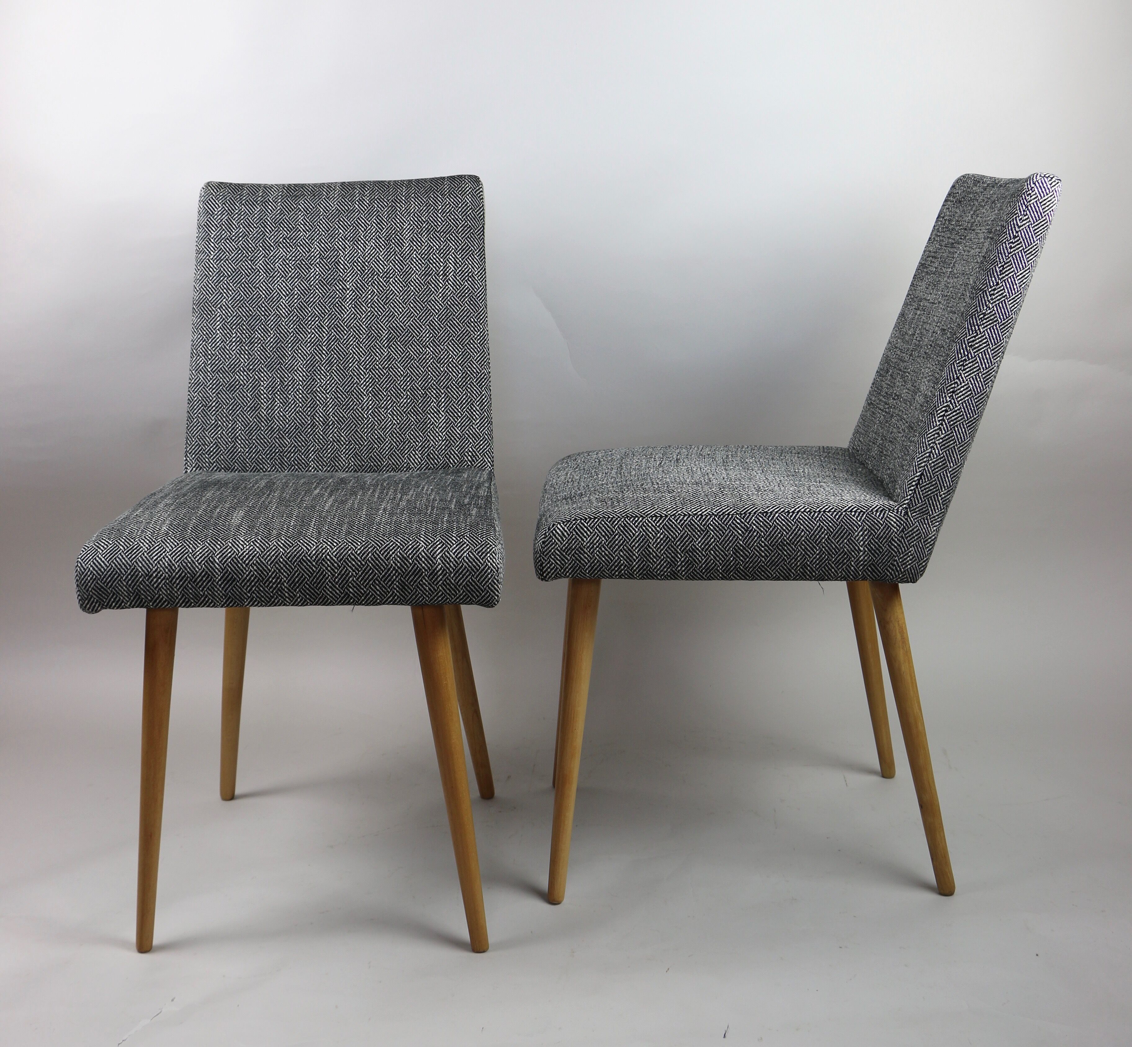 Chaises vintage noir et blanc années 1970