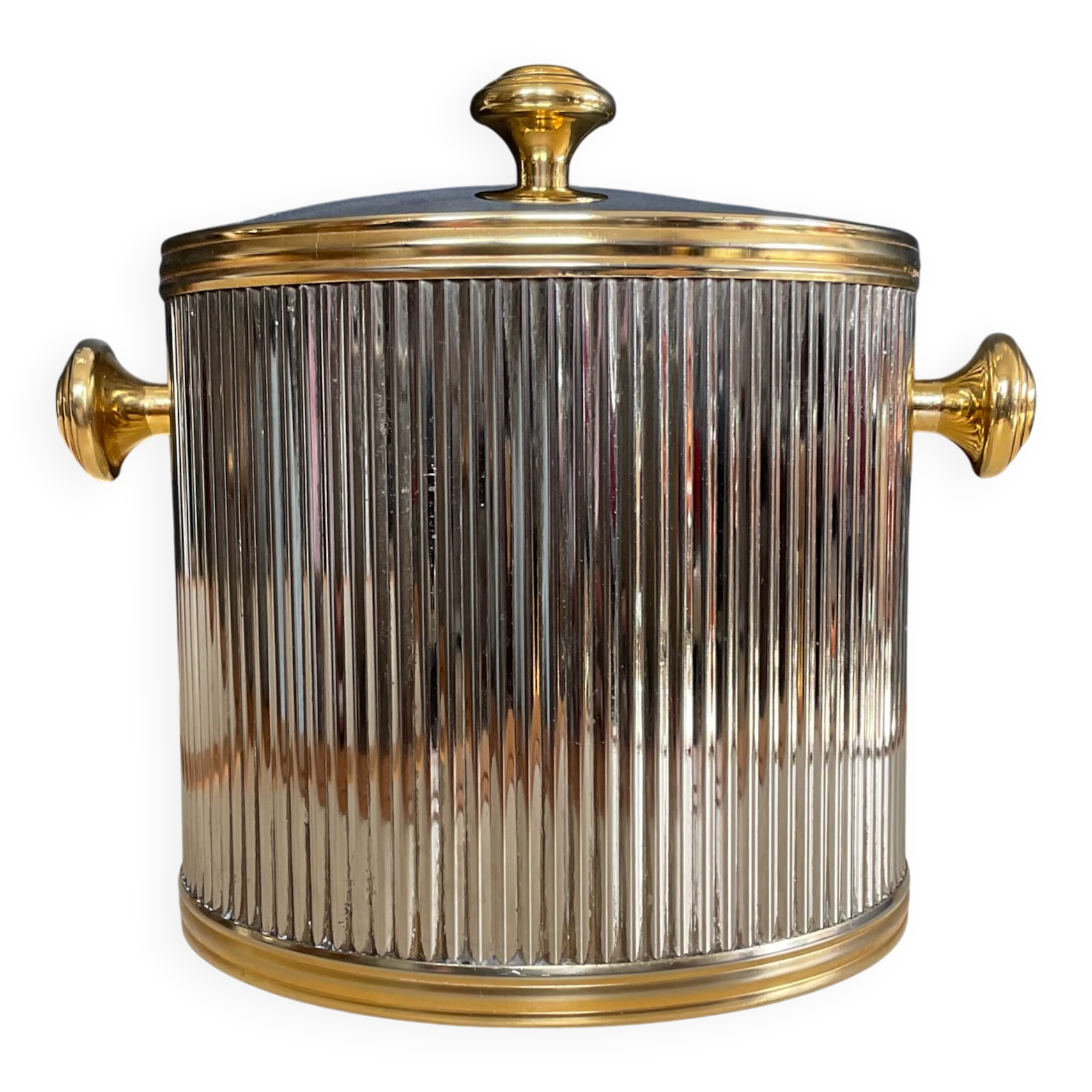 Vintage ice bucket from the 1970s.