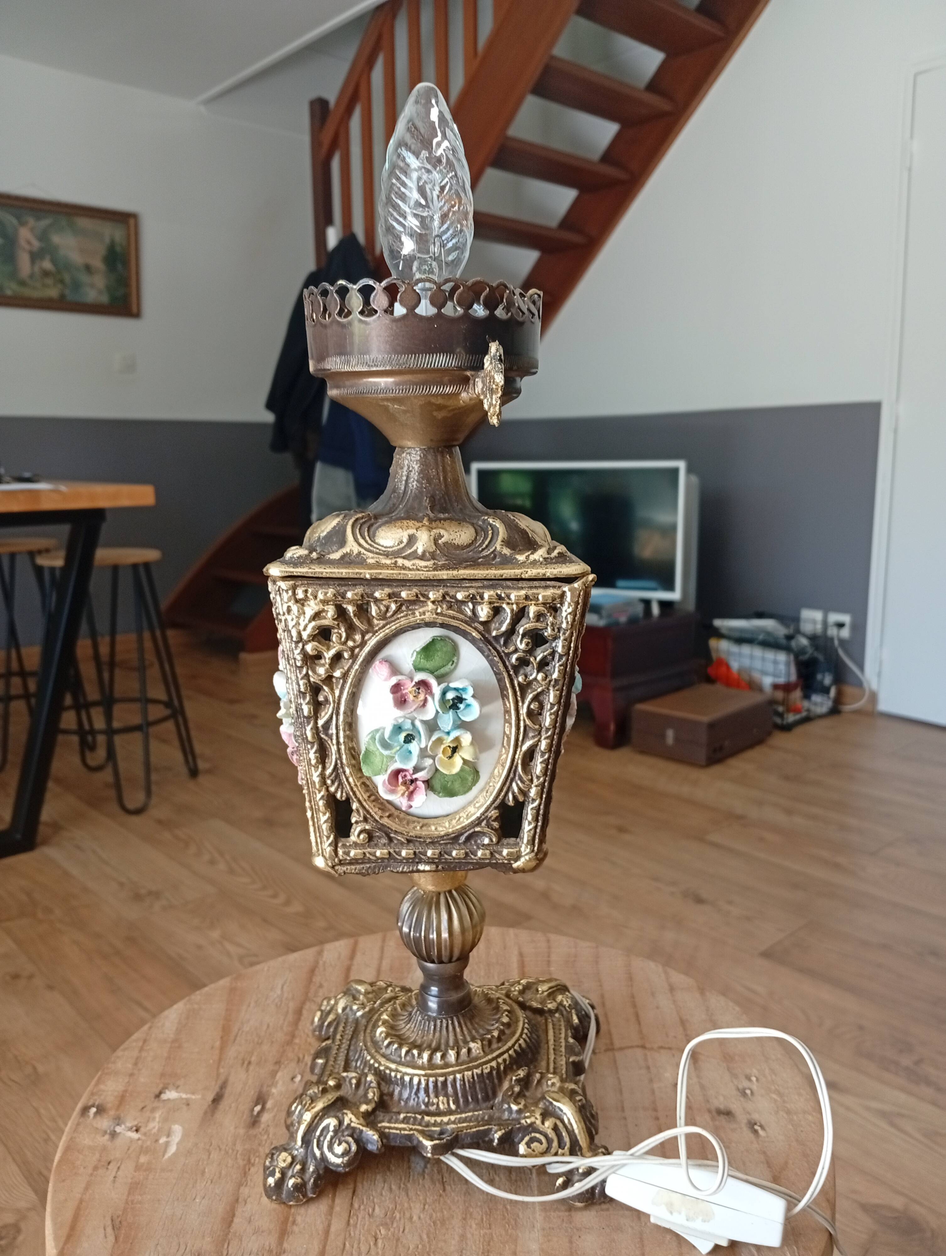 Pied de lampe