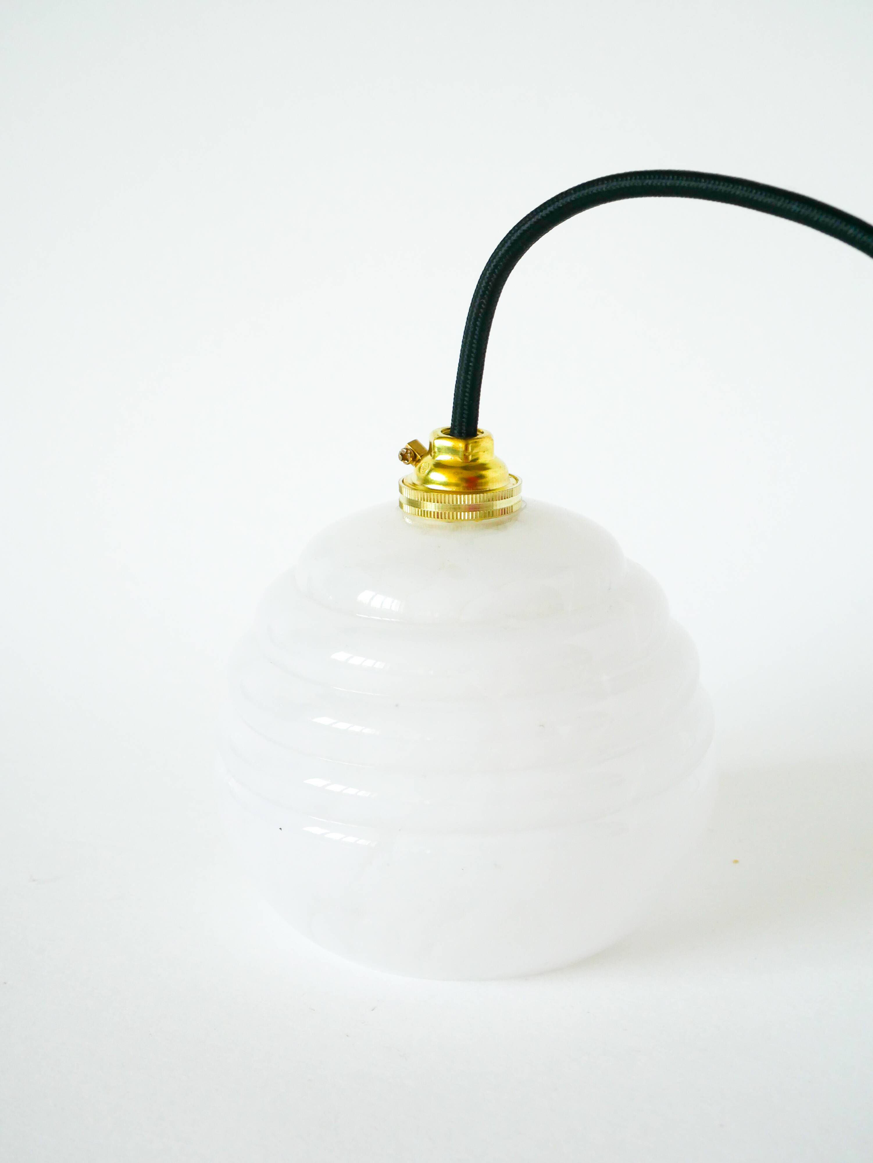 Small glass ball pendant from Clichy, White, Art Deco, 1930