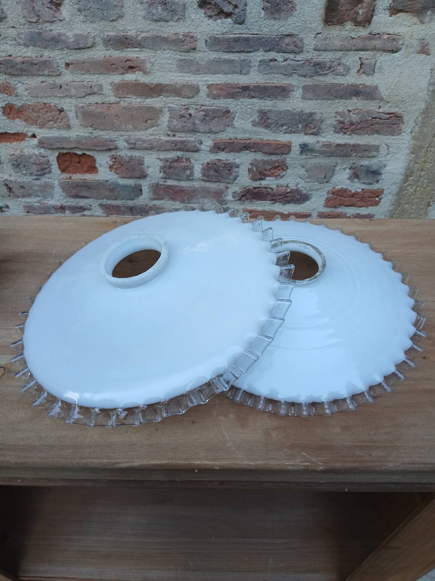 2 vintage opaline suspensions