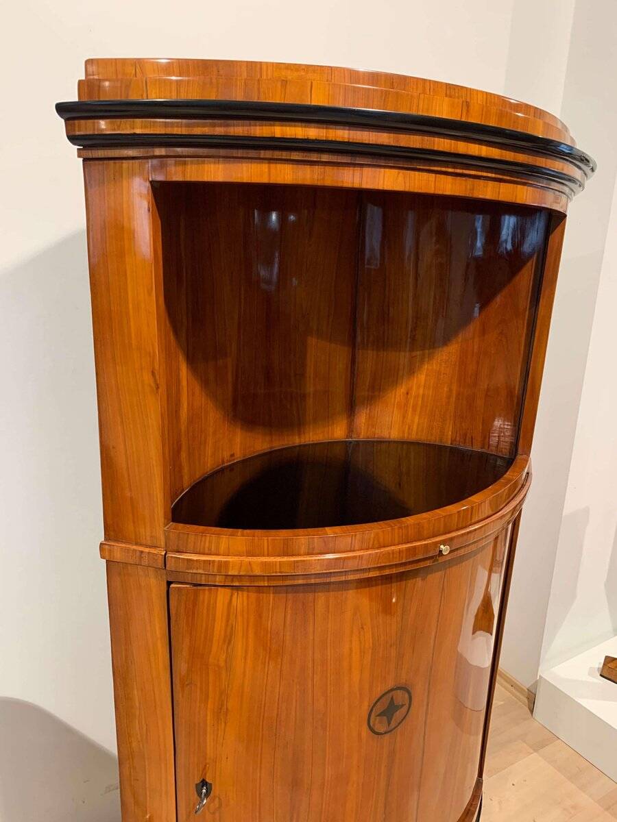 Biedermeier Corner Cabinet, Cherry Veneer, Ebony Inlay, South Germany circa 1820