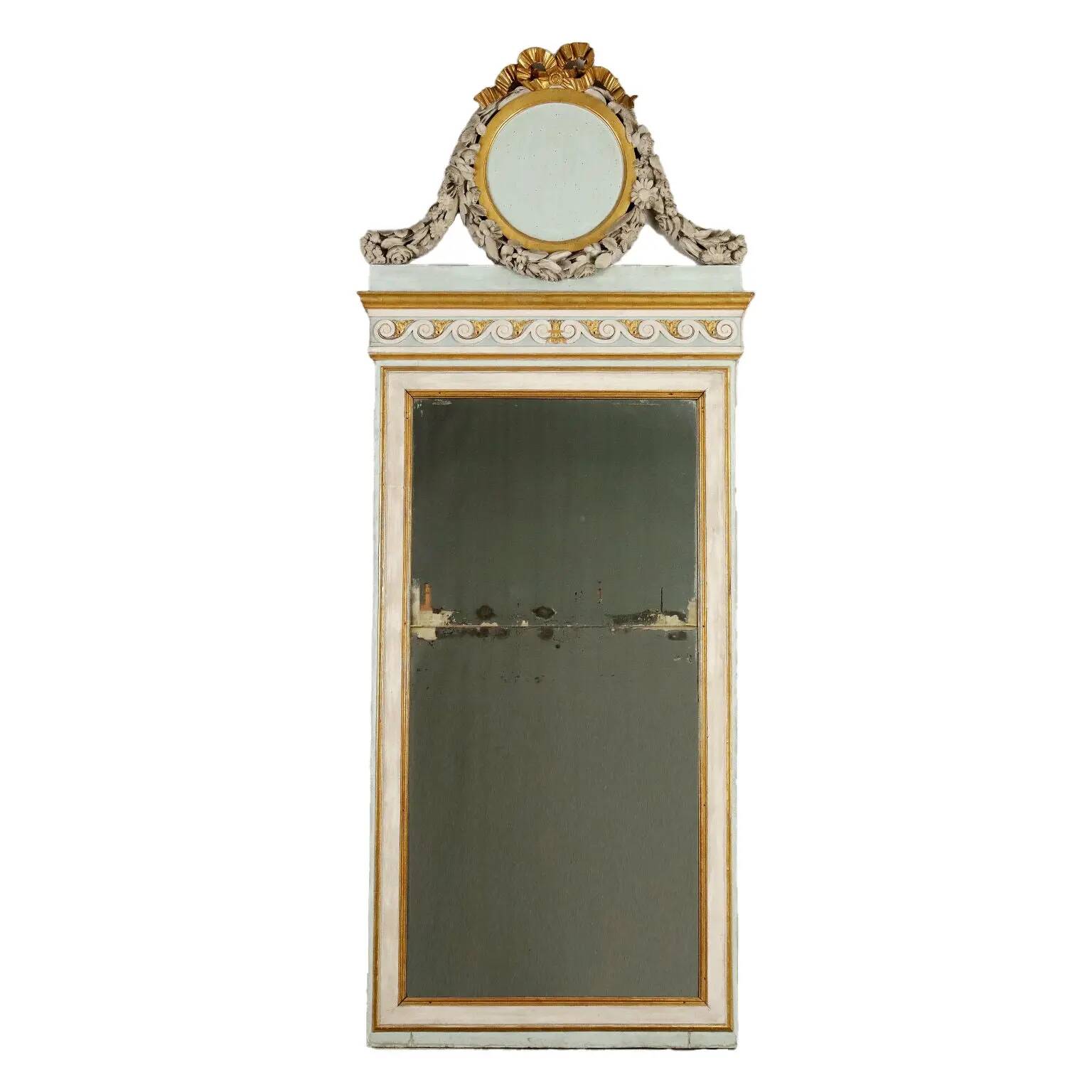 Neoclassical carved wooden mirror, Italy, 18th century