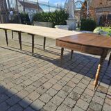 12-foot round oak table with 7 extensions / 20 people