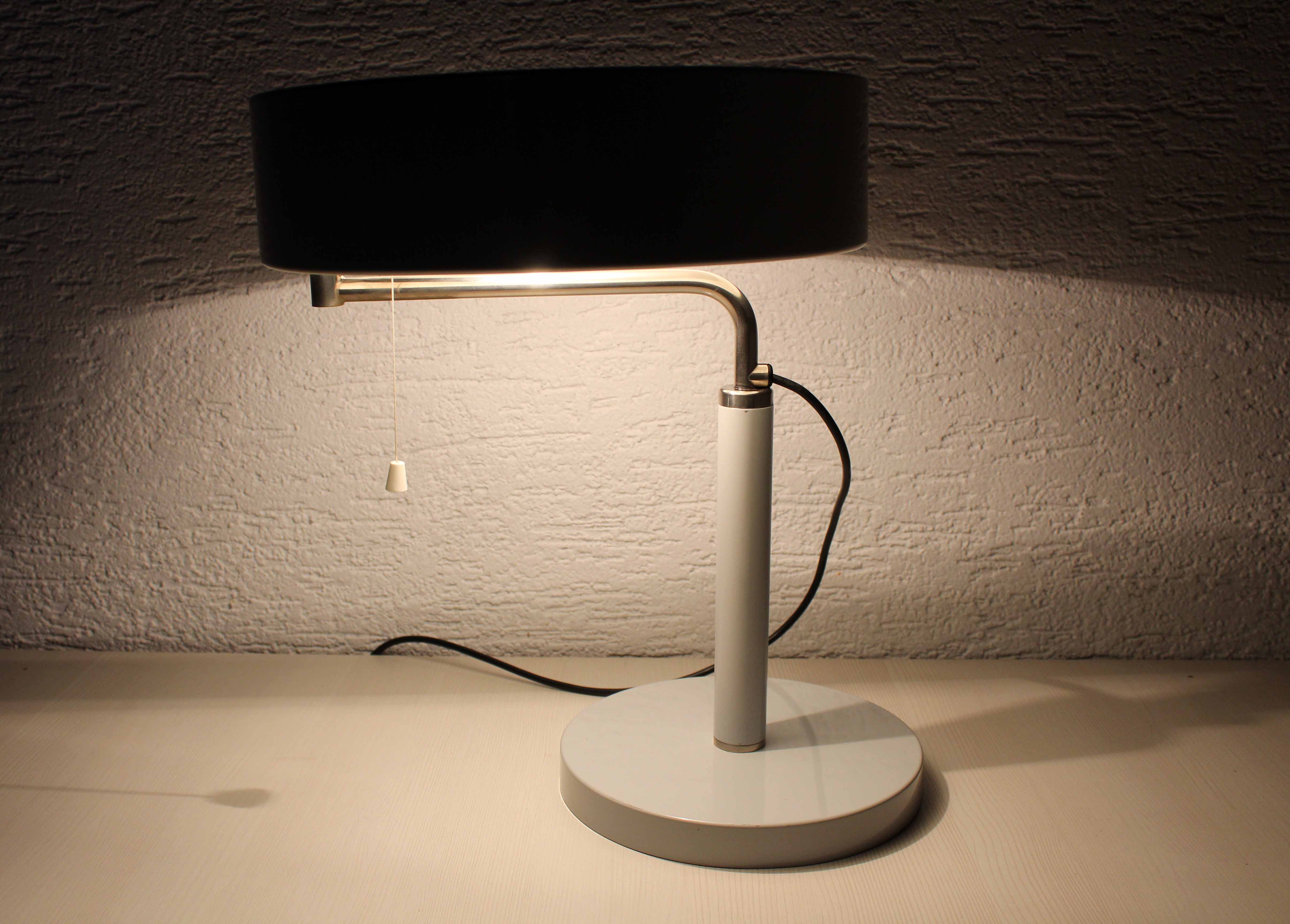 Alfred Müller's articulated lamp for Belmag