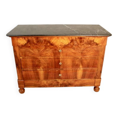 Commode époque Restauration en ronce de noyer et marbre
