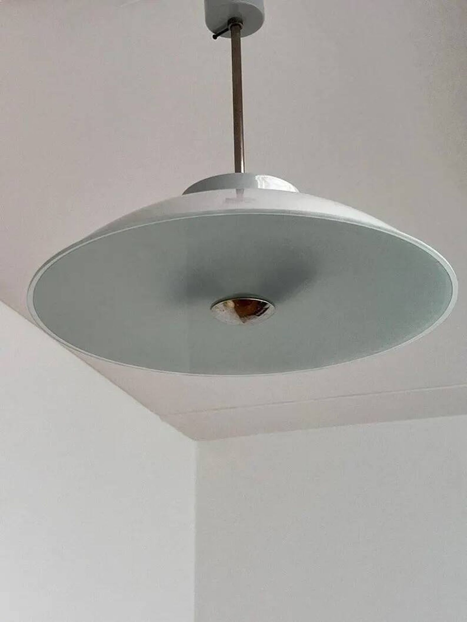 Pendentif UFO rare des années 70, époque spatiale.