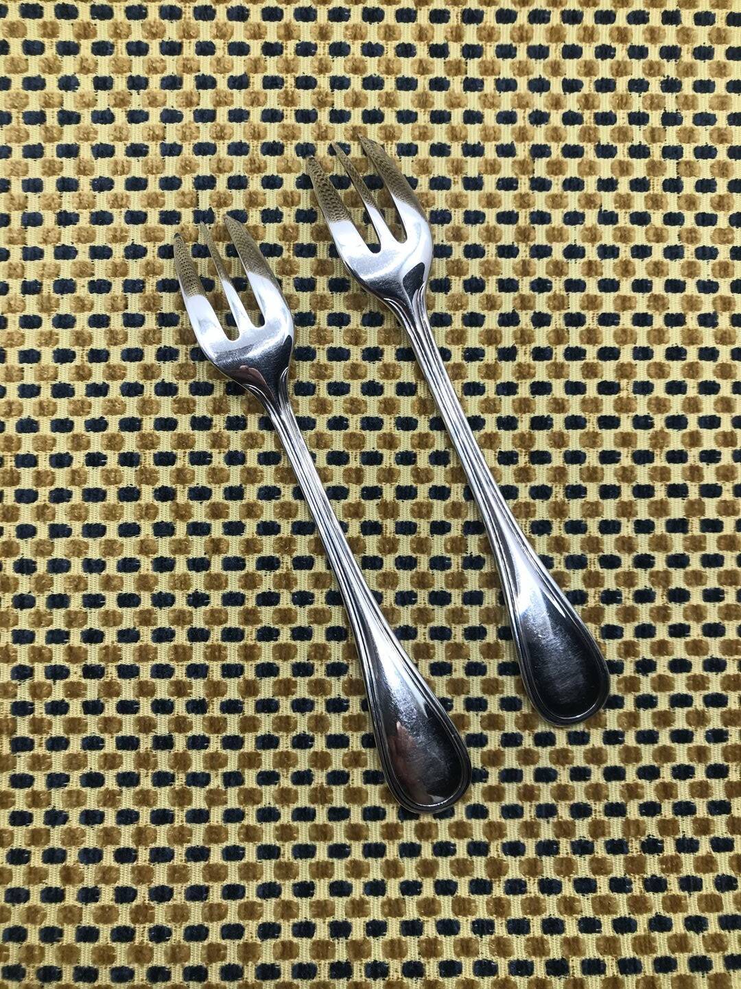 Pair of Christofle silver-plated cake forks, Albi model