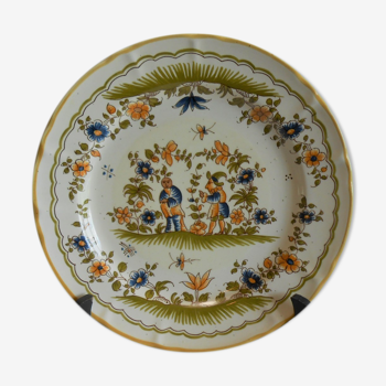 Assiette decorative faience martres Tolosane moustiers