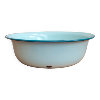 Enamelled basin