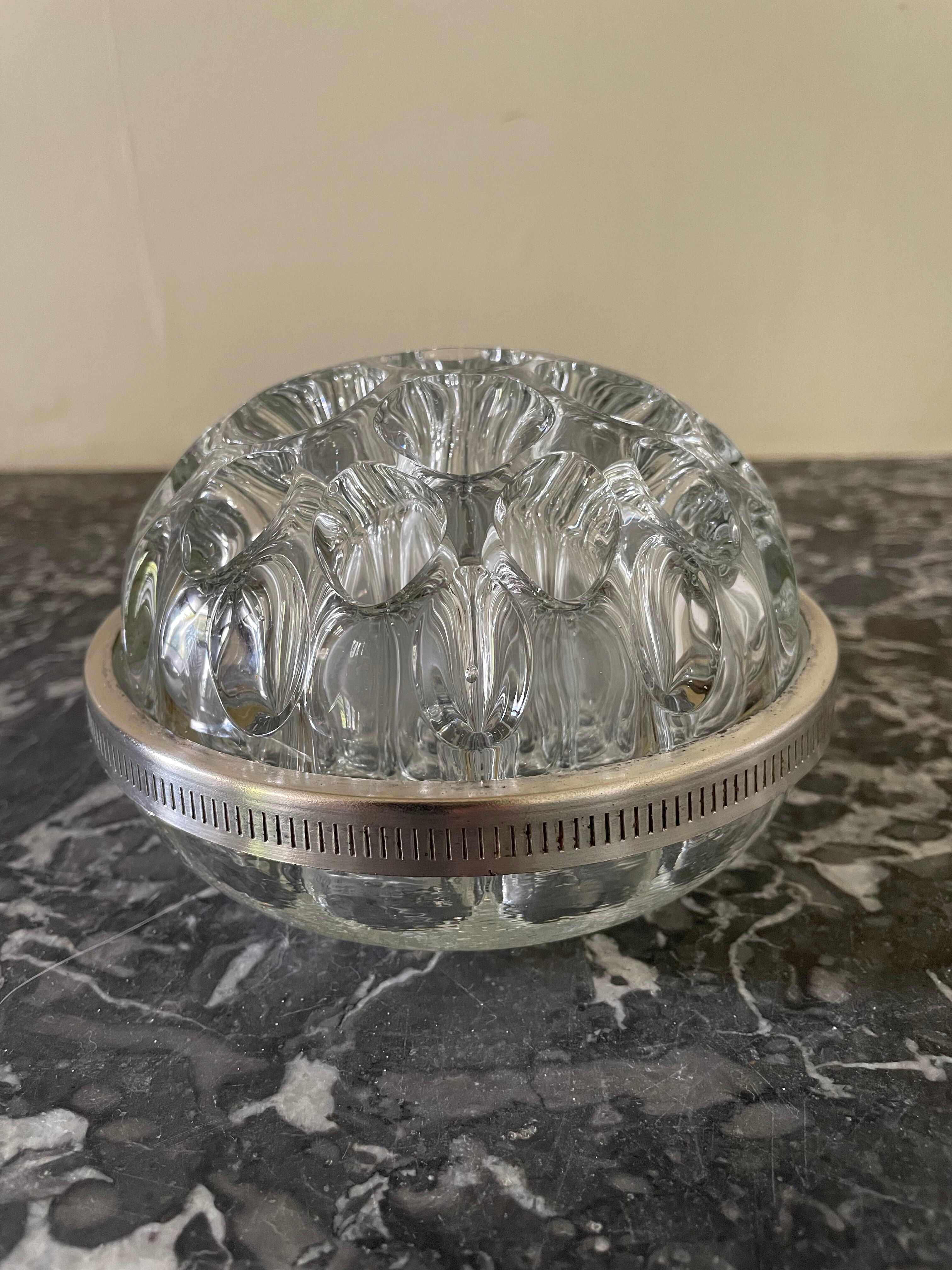 Pique crystal flowers of Reims