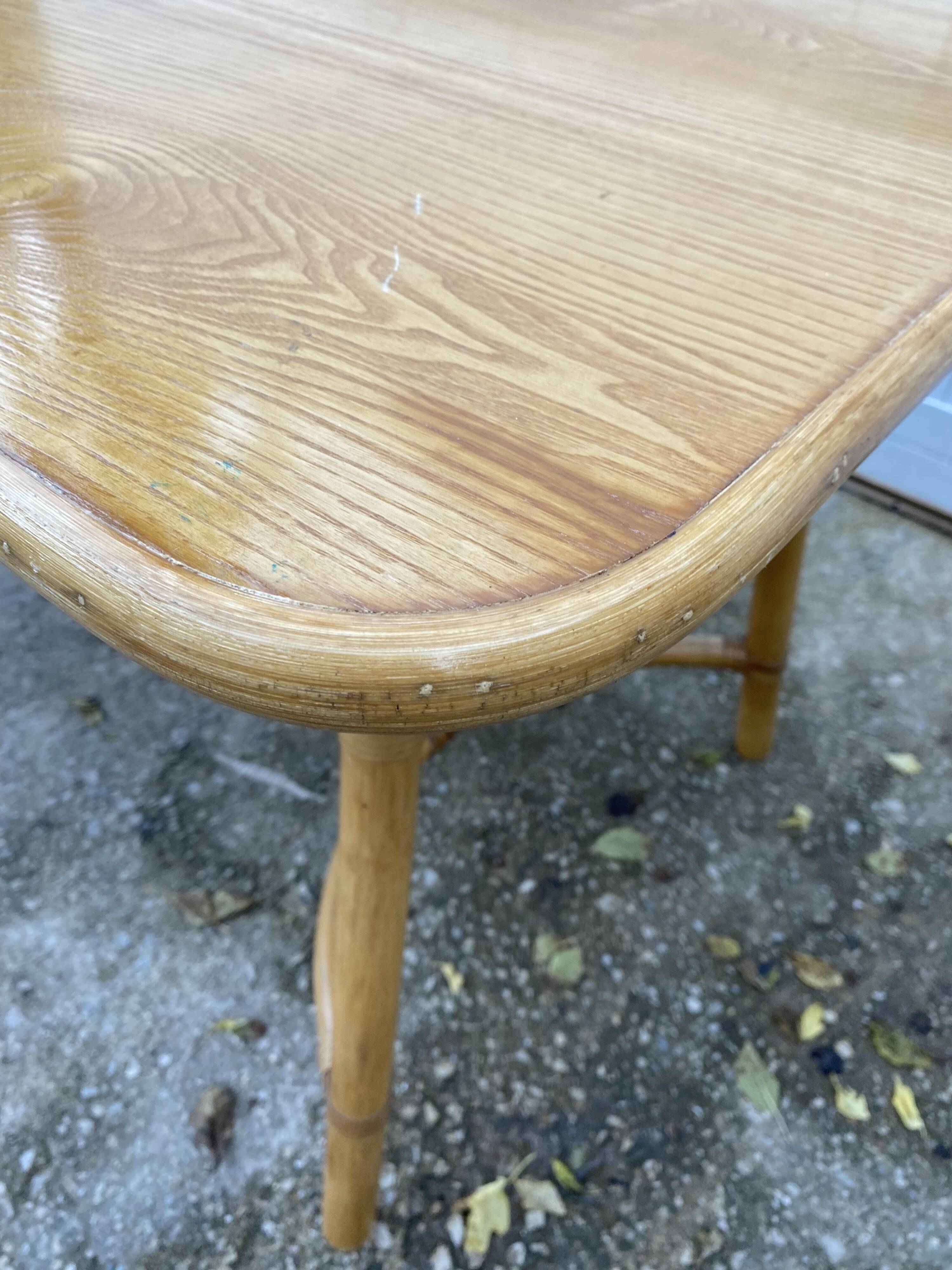 Vintage 80s extendable oak veneer rattan table