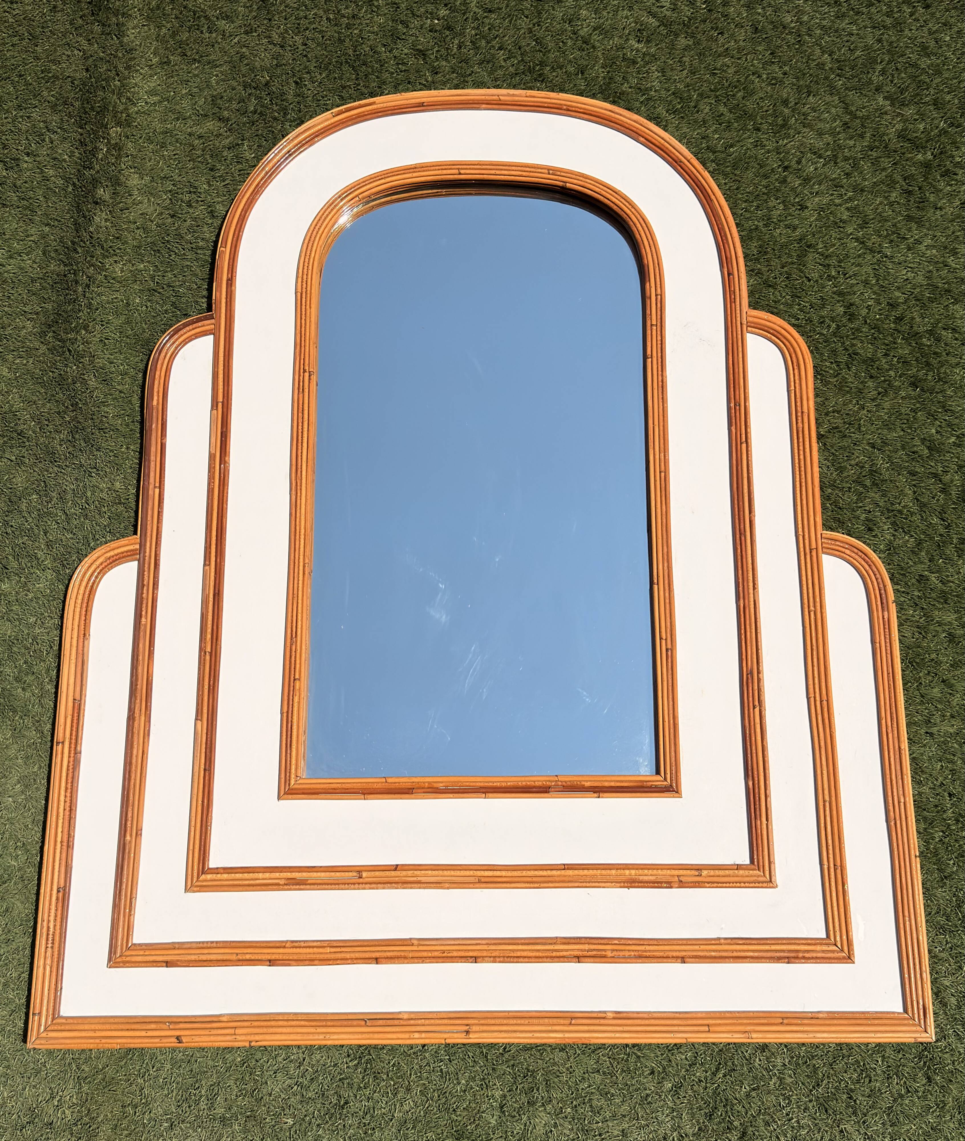 Miroir monumental Hollywood Regency tropical en canne de bambou, atr