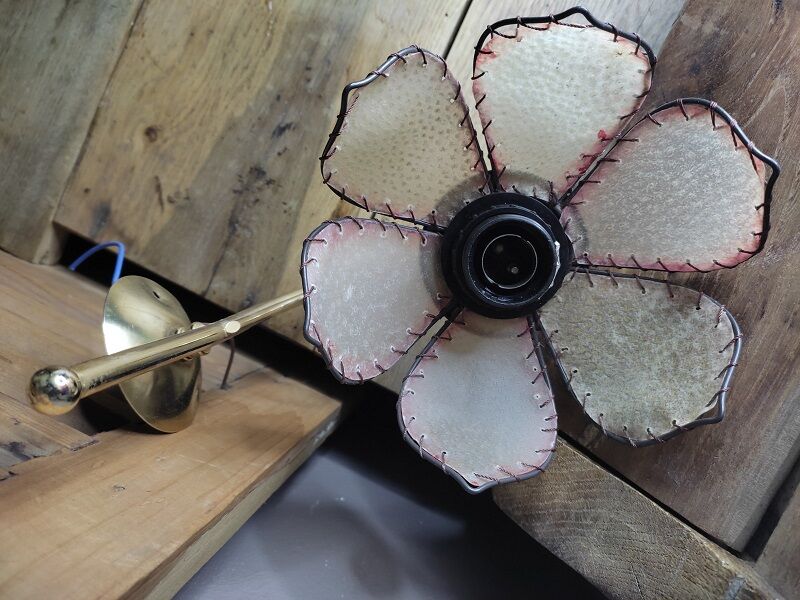 Wall lamp lampshade mother-of-pearl flower petal skin unique support