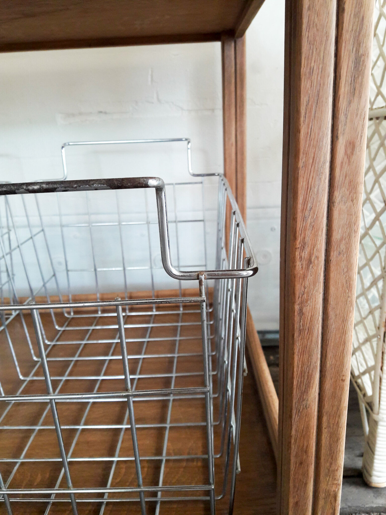 Wooden dessert with chrome steel lockers