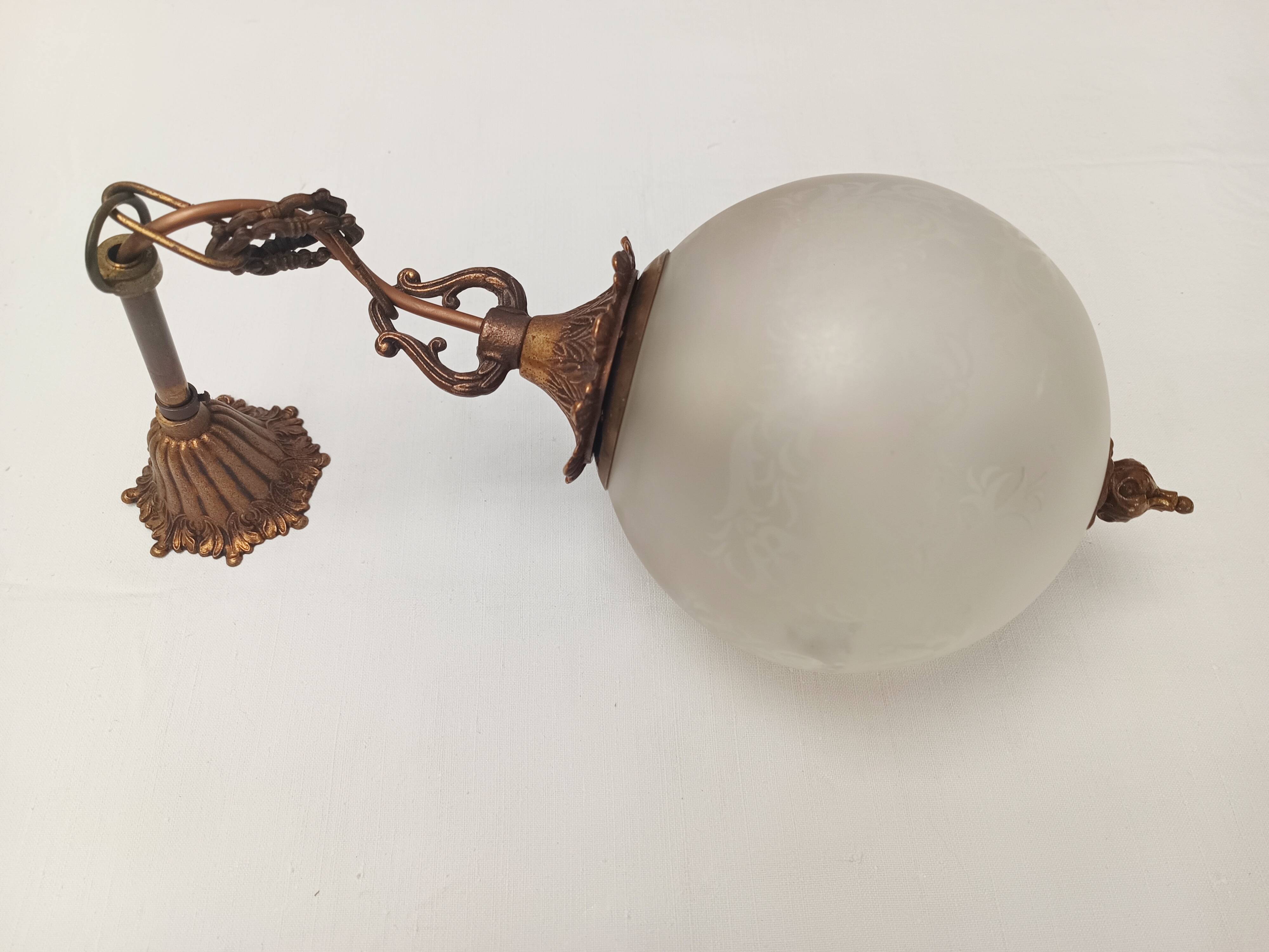 lustre ancien bronze globe gravé lanterne suspensions décoration