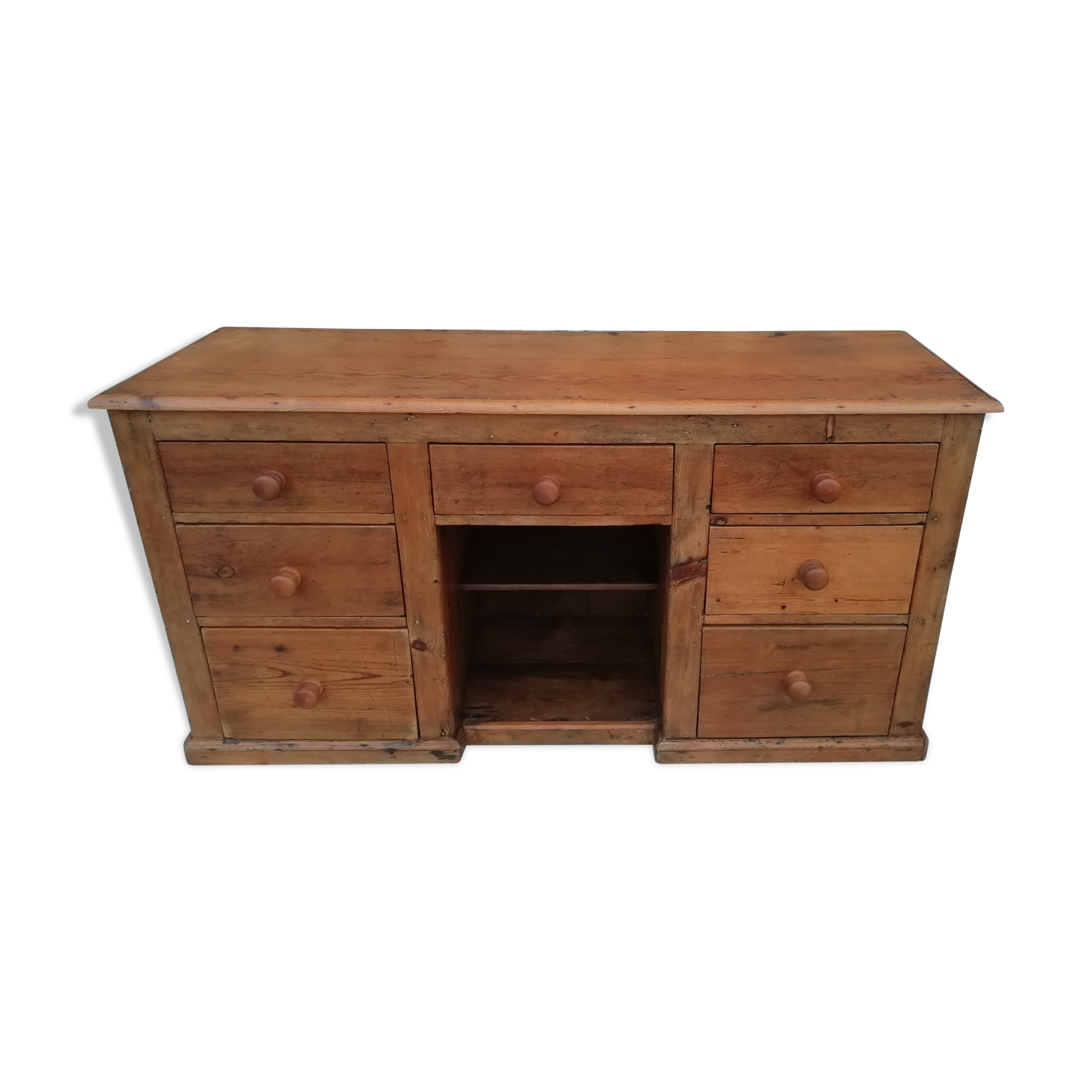 Furniture with solid pine drawers