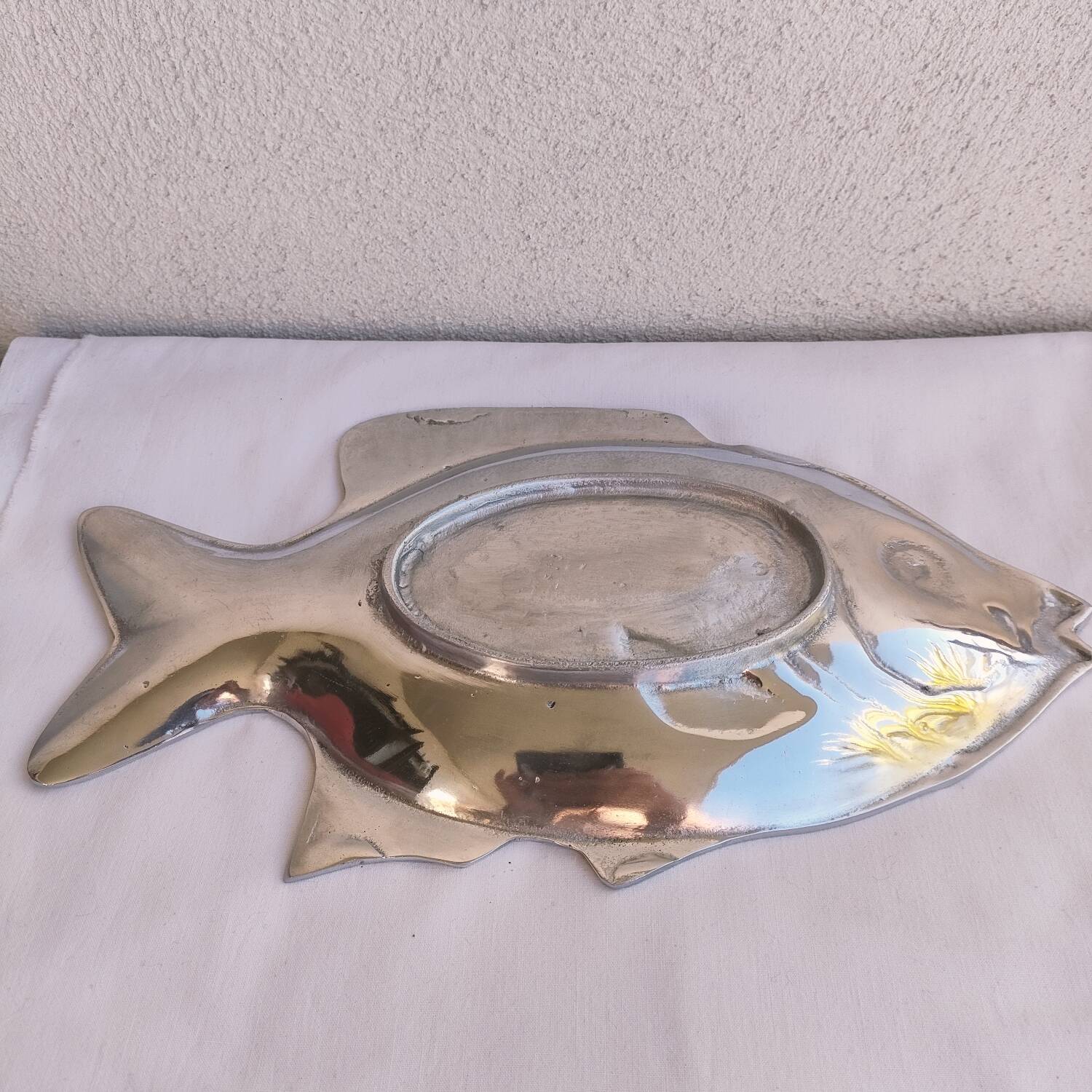 Metal fish dish