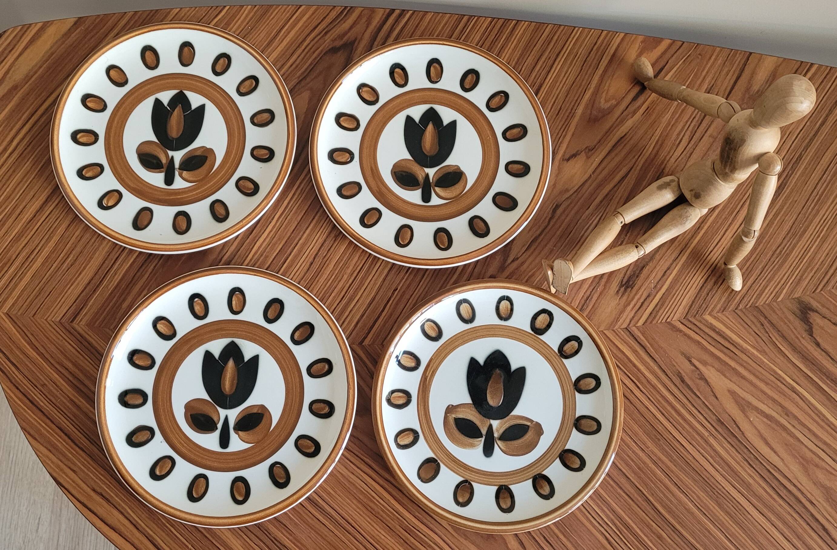 Set of 4 Kimono Boch plates